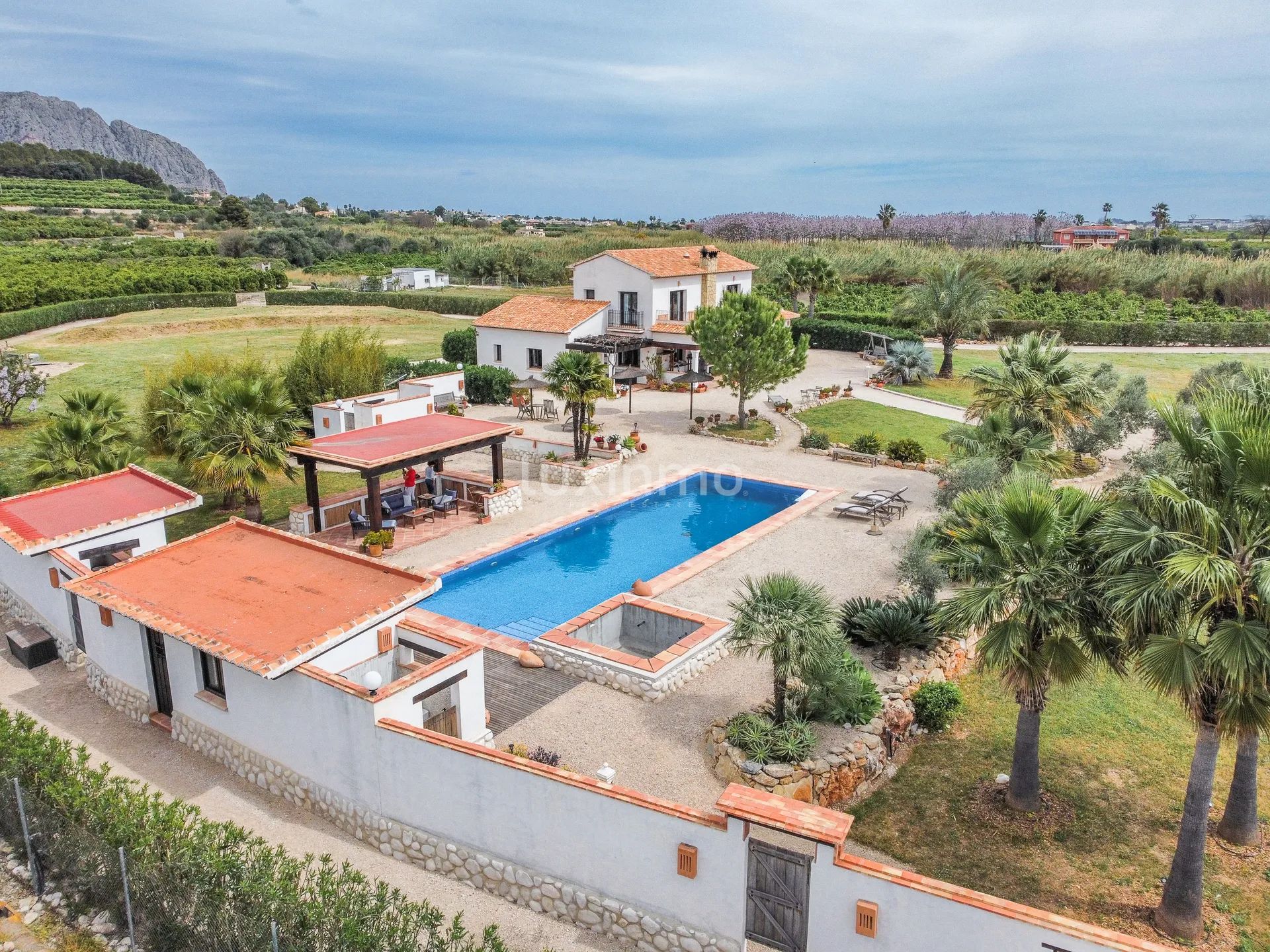 Красивая солнечная финка рядом с песчаными пляжами — photo 68