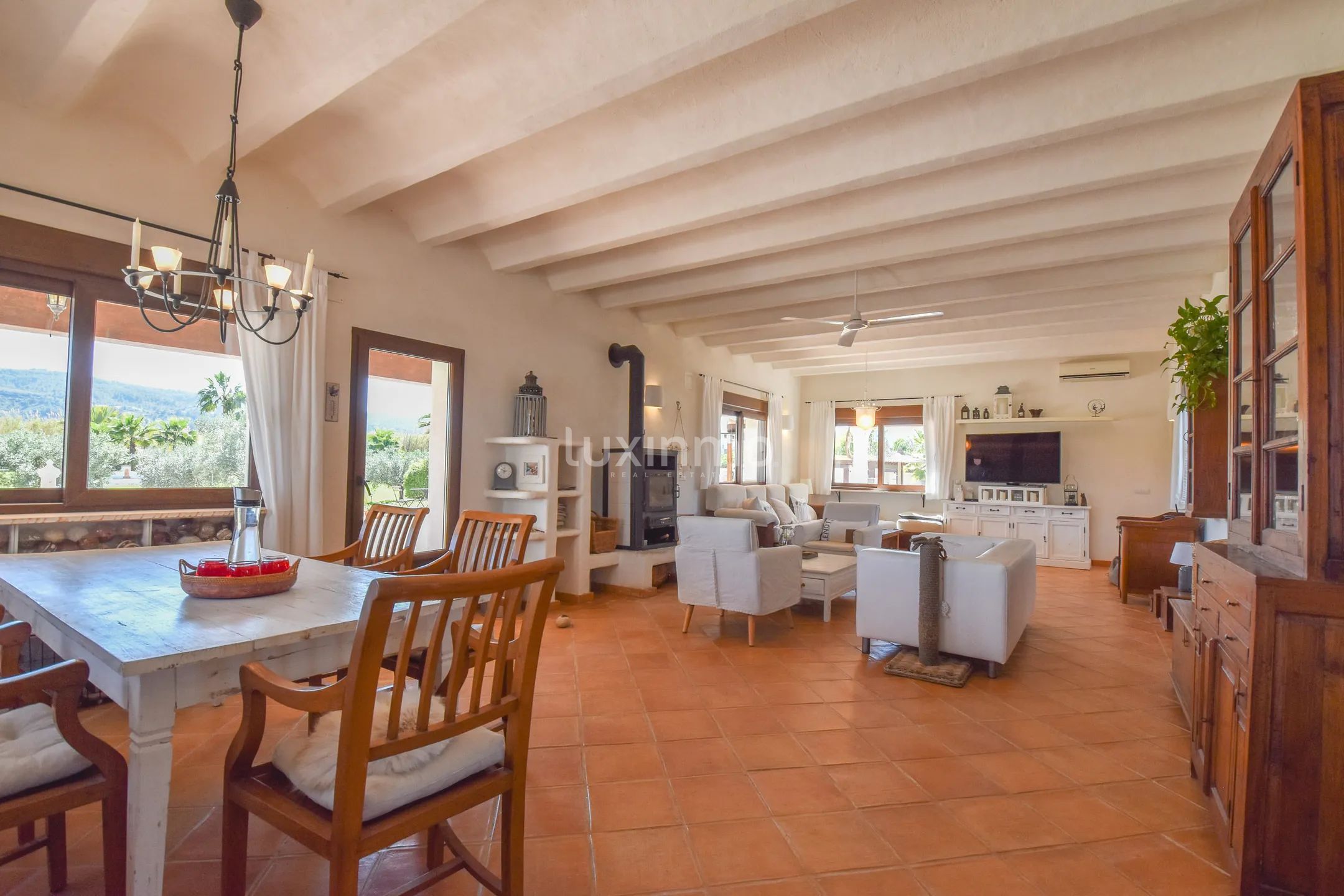 Красивая солнечная финка рядом с песчаными пляжами — photo 13