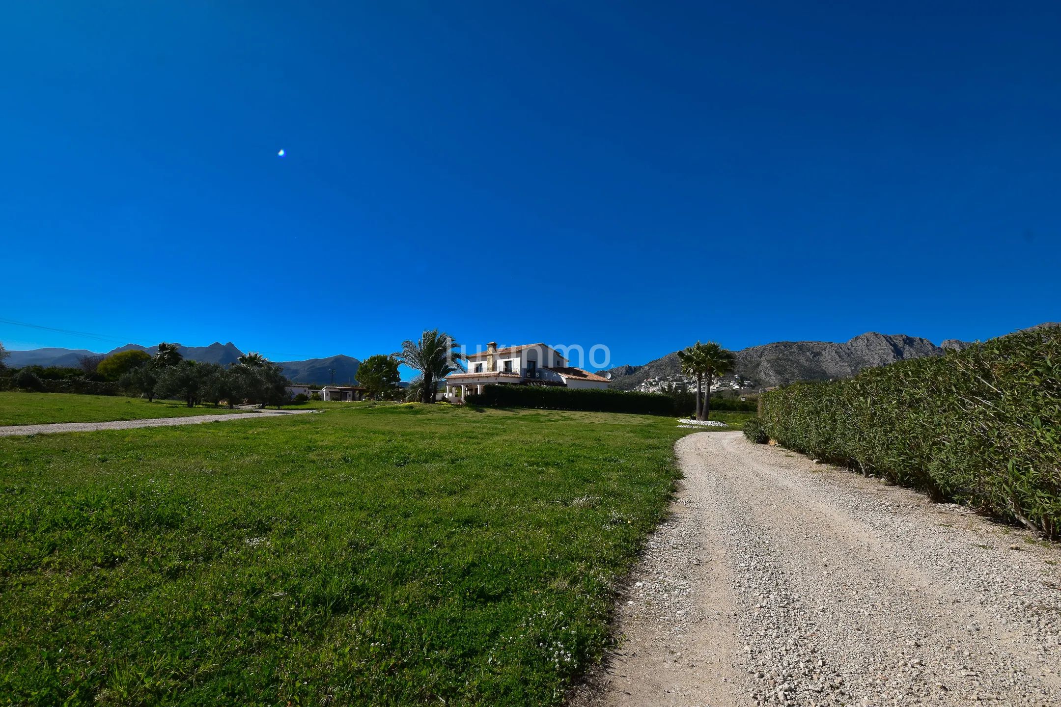 Красивая солнечная финка рядом с песчаными пляжами — photo 47