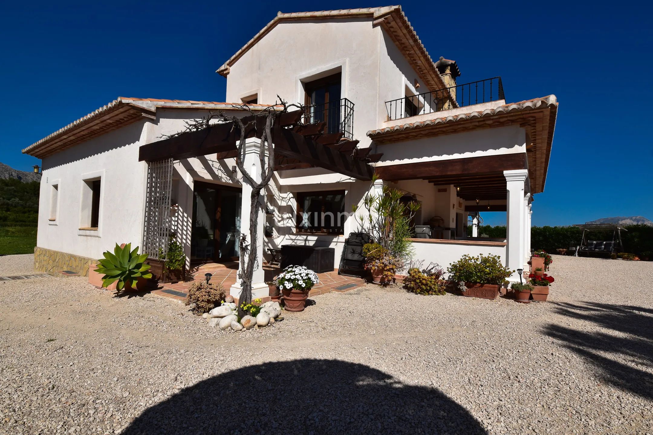 Красивая солнечная финка рядом с песчаными пляжами — photo 43