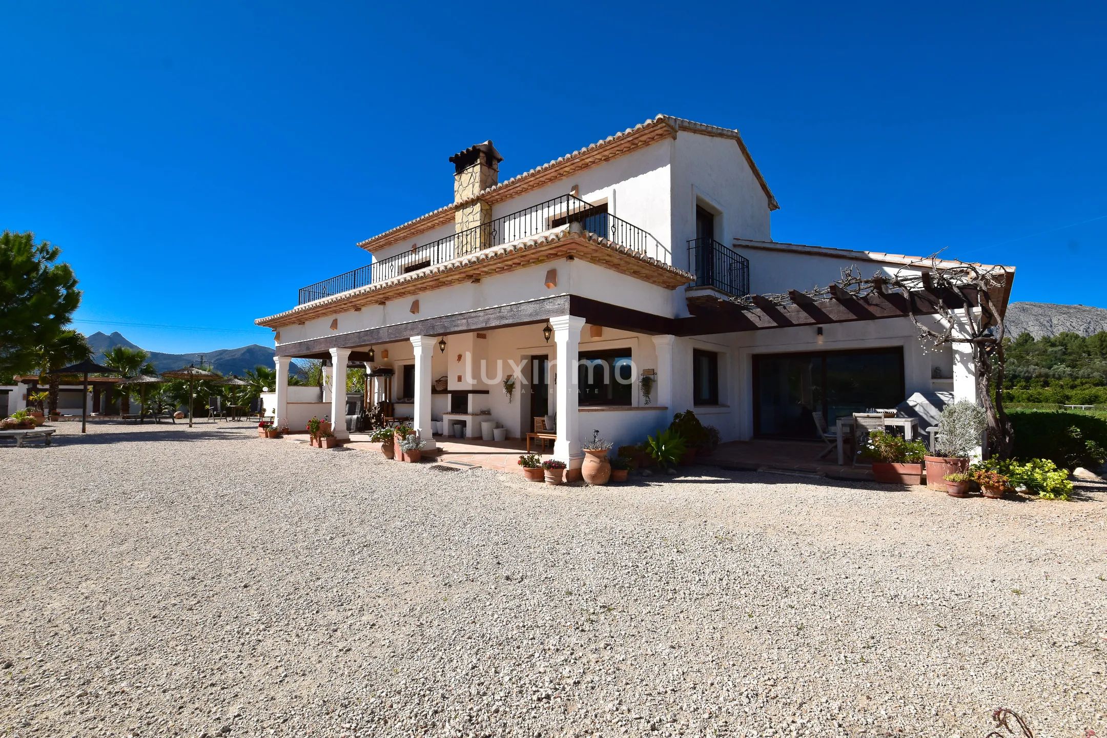 Красивая солнечная финка рядом с песчаными пляжами — photo 33