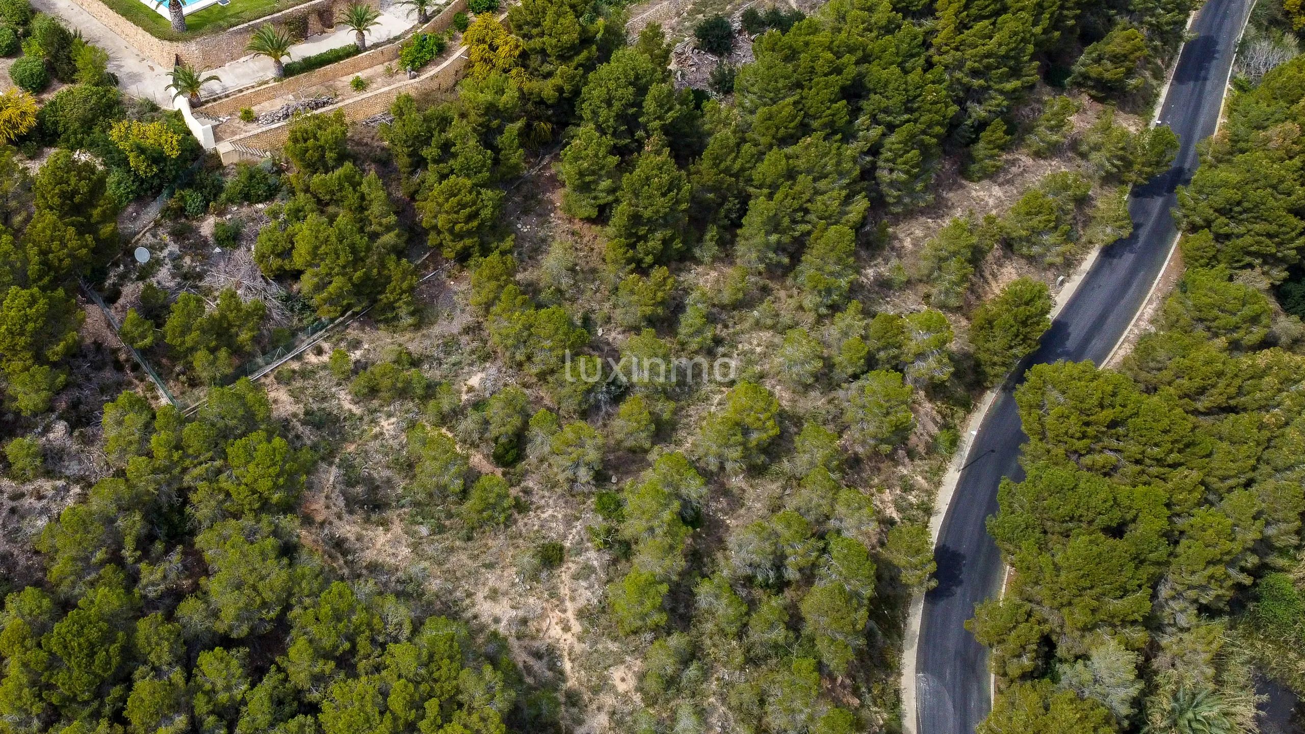 Beautiful plot for sale next to Don Cayo