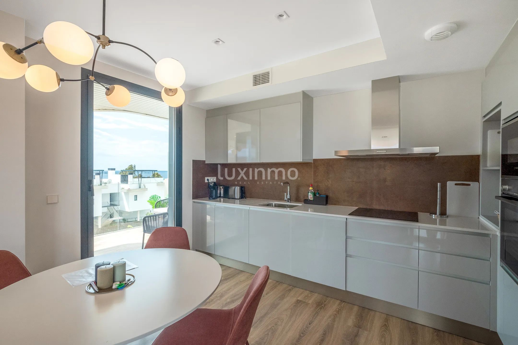 Modern flat for sale with sea views in Villajoyosa — photo 7