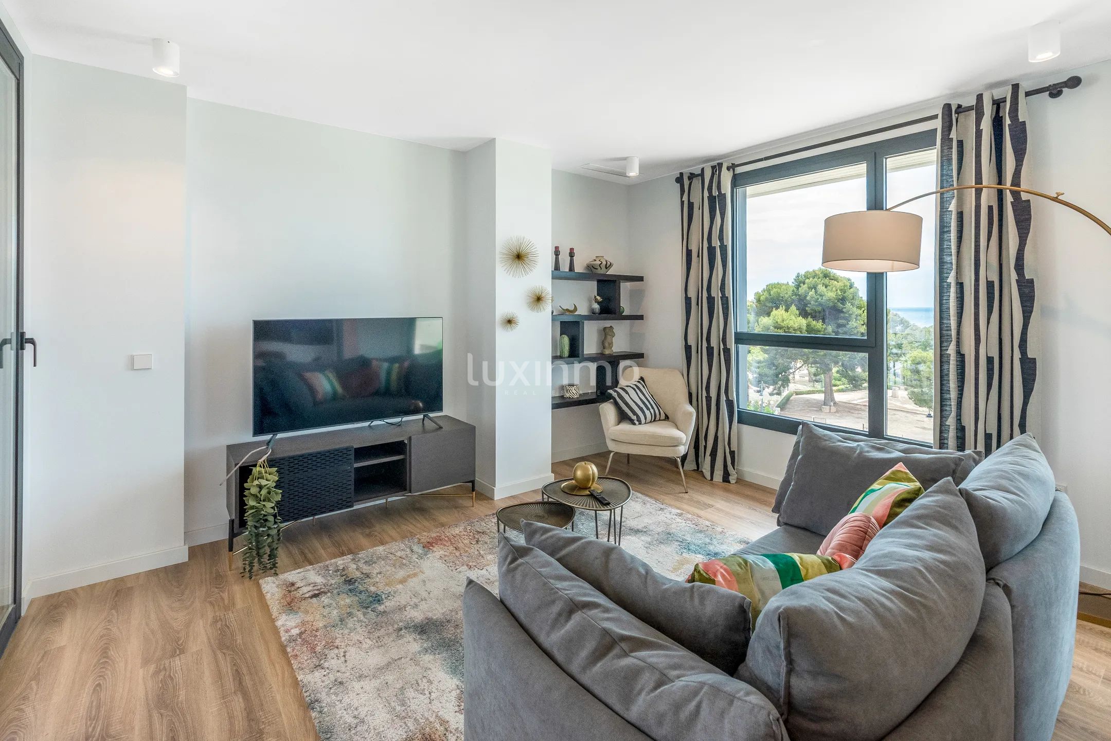 Modern flat for sale with sea views in Villajoyosa — photo 4