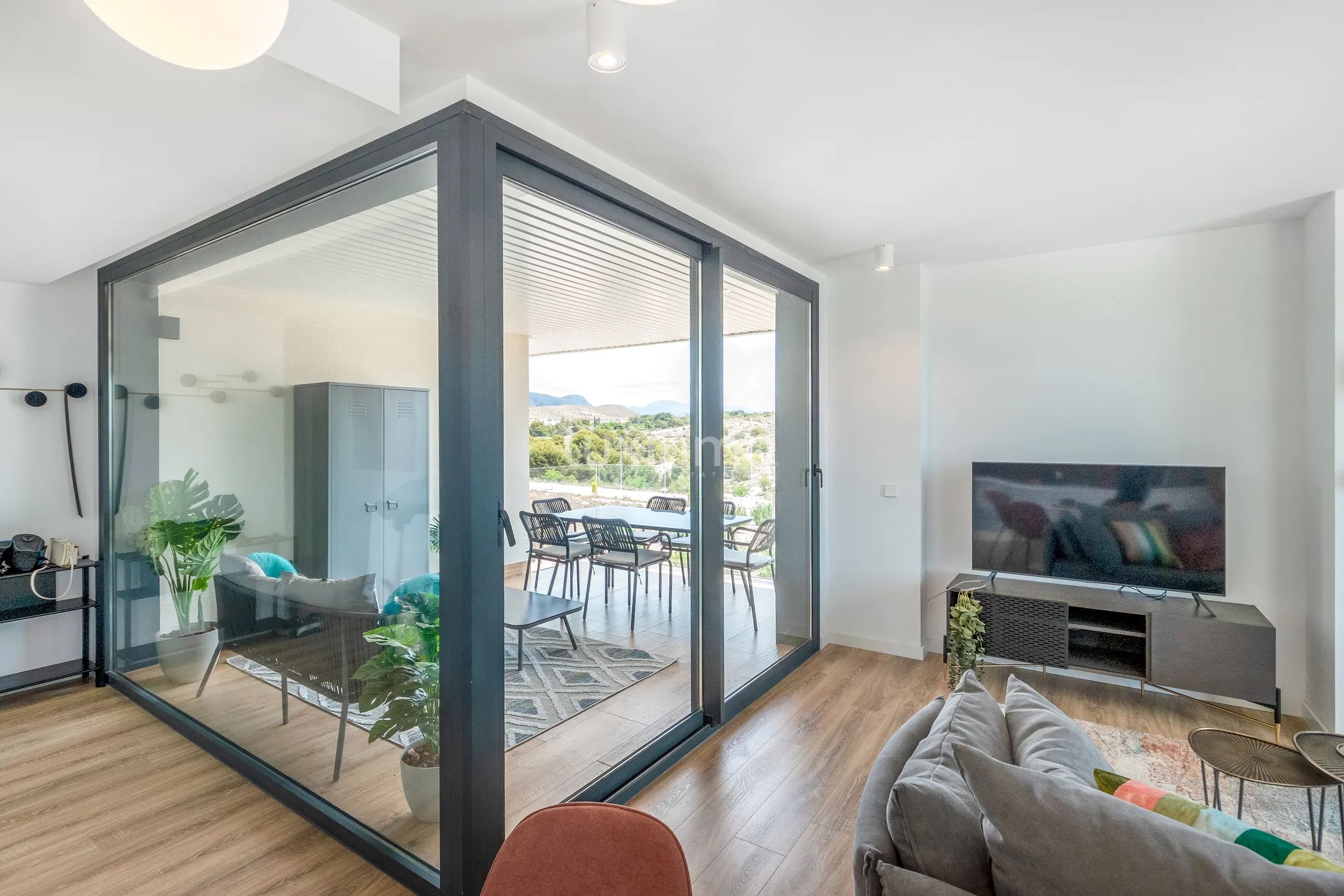 Modern flat for sale with sea views in Villajoyosa — photo 3
