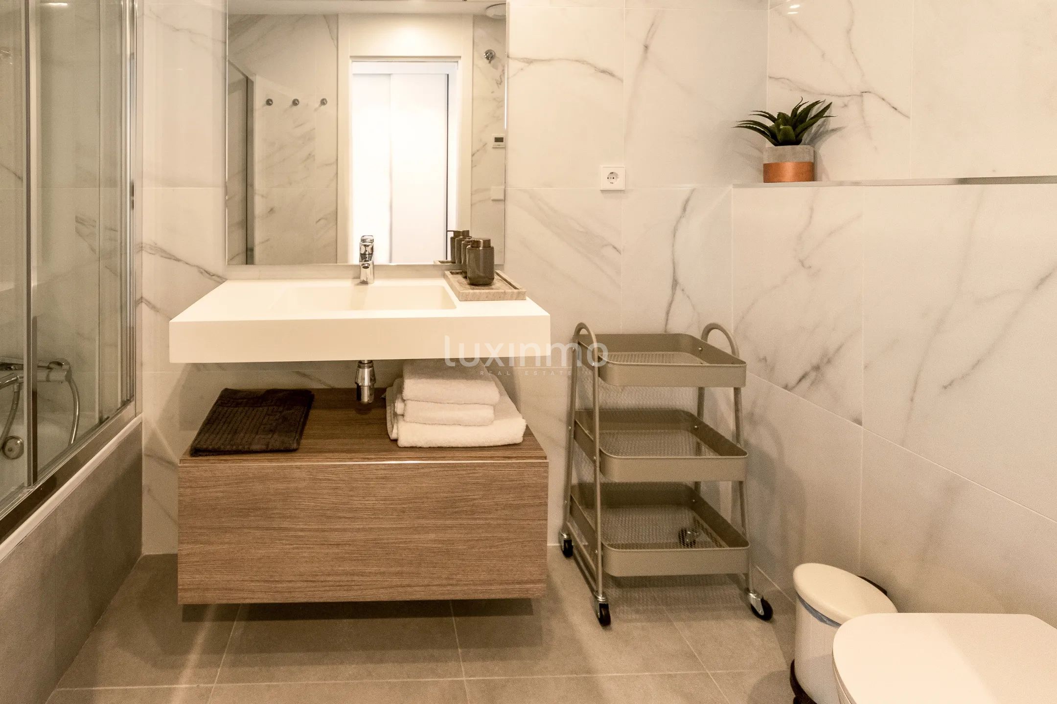 Modern flat for sale with sea views in Villajoyosa — photo 10