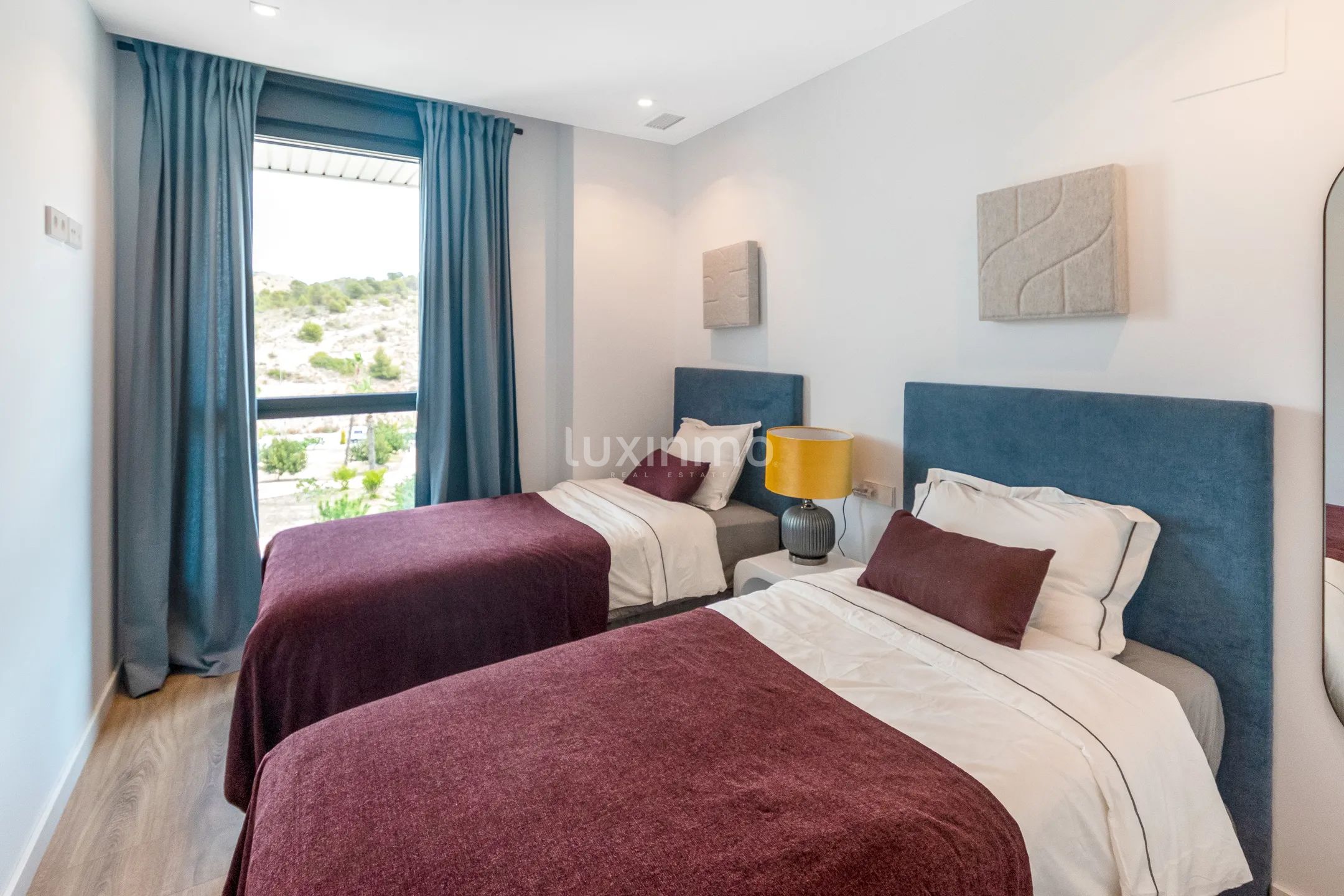 Modern flat for sale with sea views in Villajoyosa — photo 11