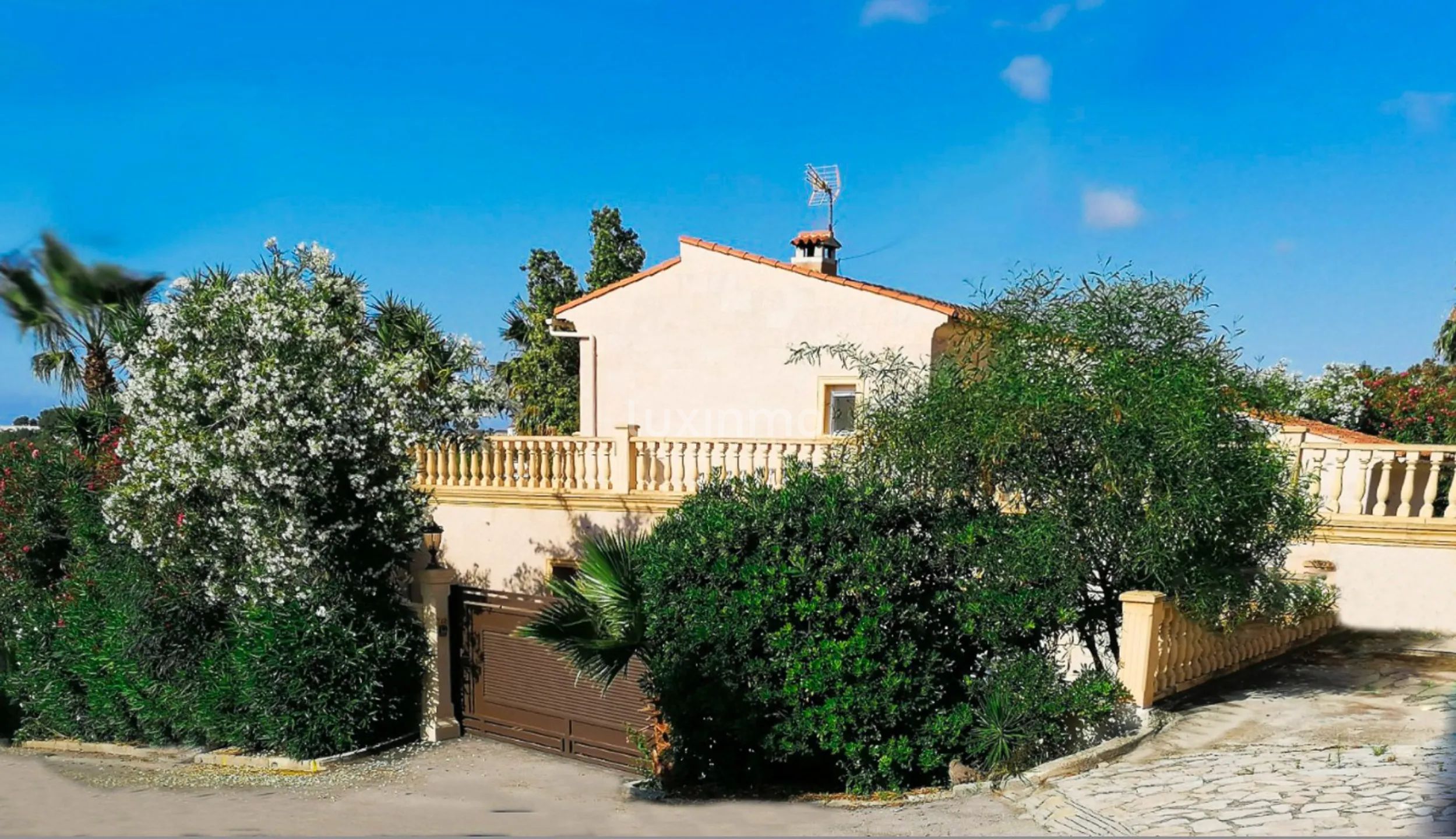 Extraordinaria y clásica villa en Moraira con vistas al mar — photo 22