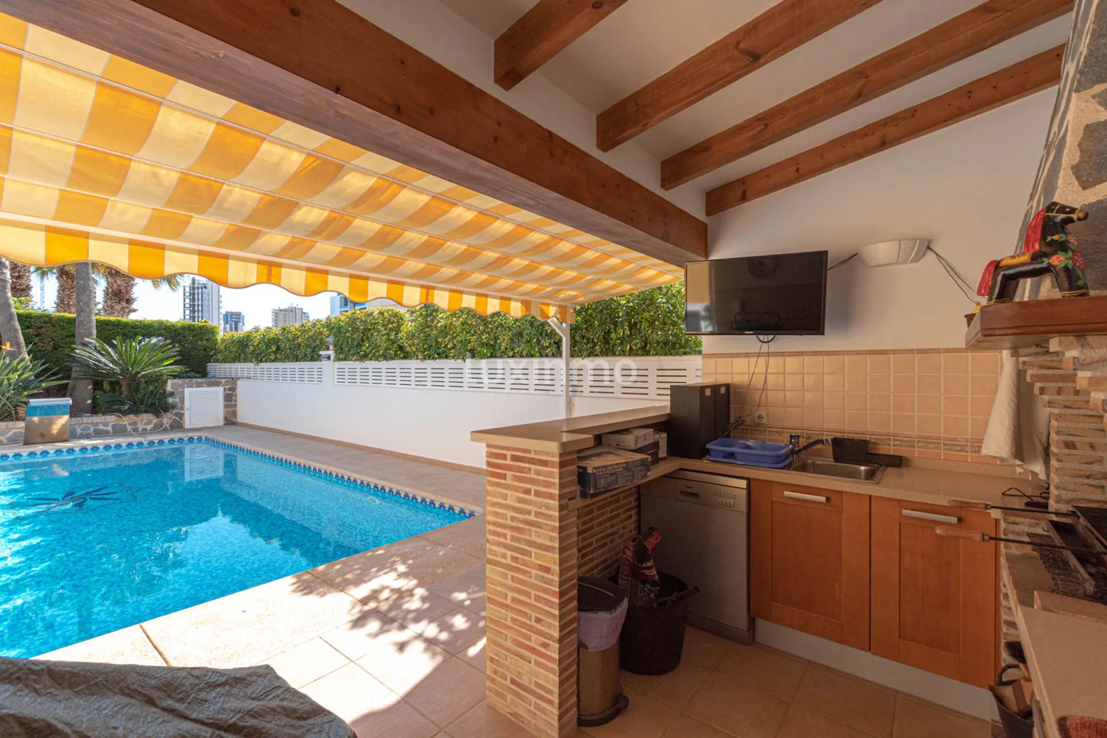 Отдельно стоящий дом с частным бассейном и видом на горы в Кальпе — photo 10