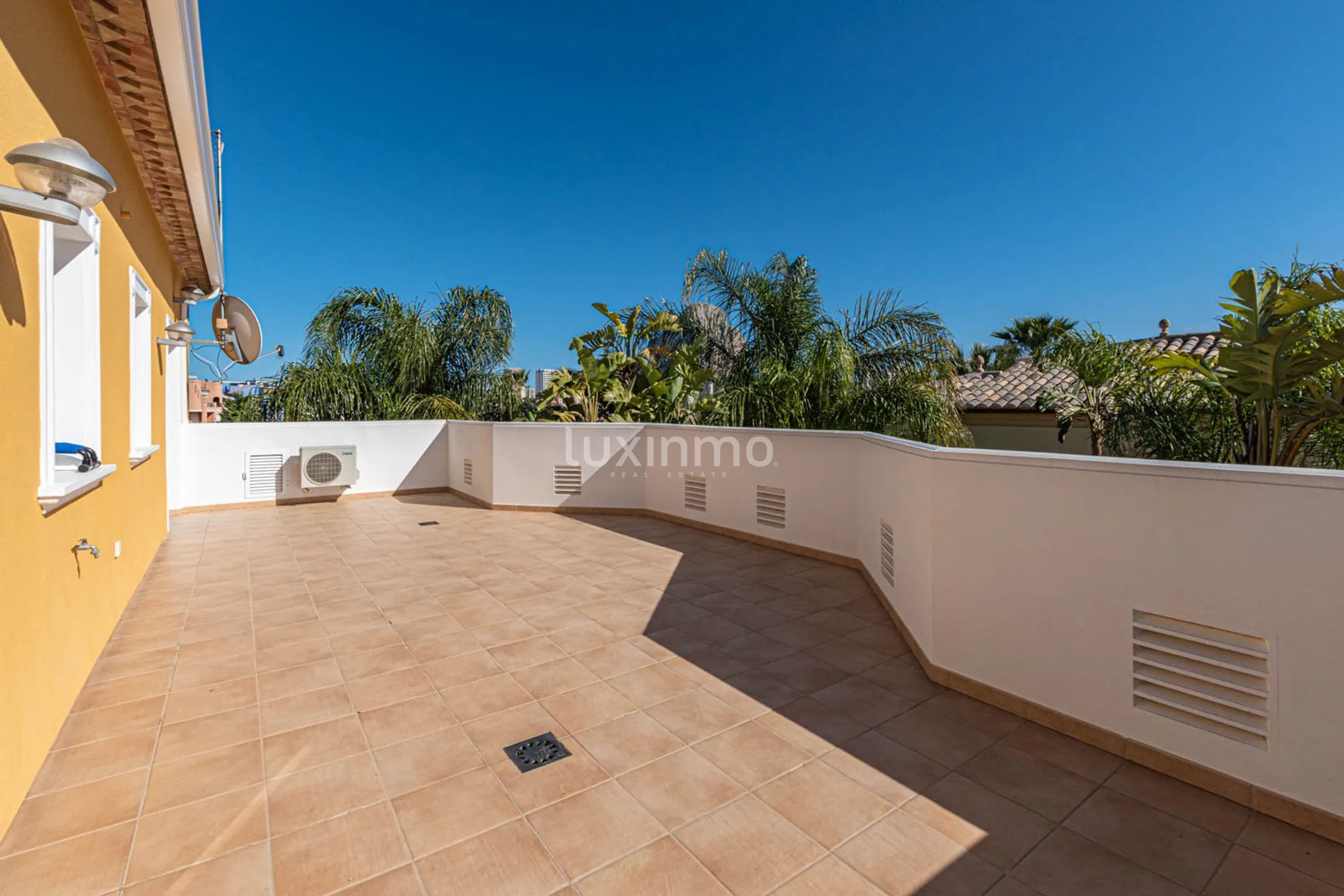 Отдельно стоящий дом с частным бассейном и видом на горы в Кальпе — photo 40