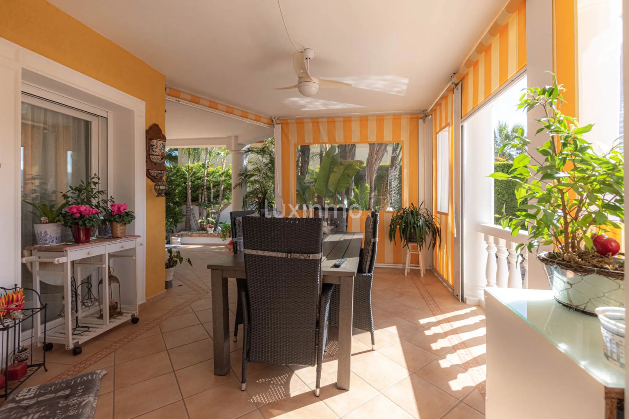 Отдельно стоящий дом с частным бассейном и видом на горы в Кальпе — photo 19