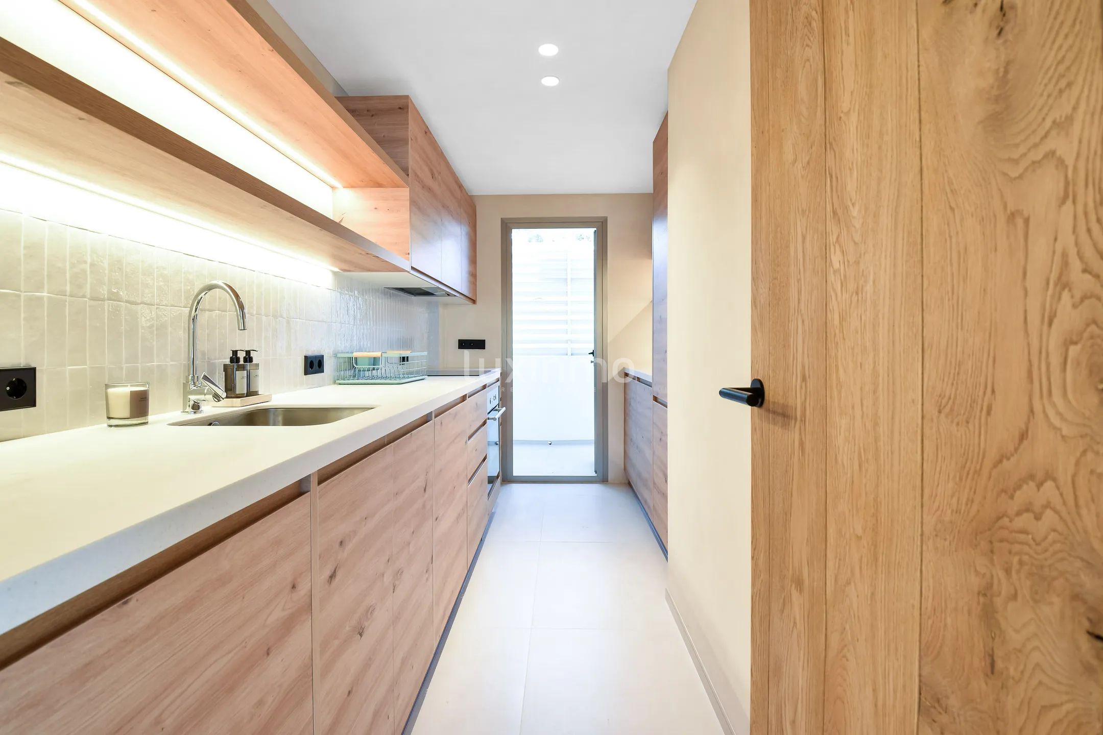 Vollständig renovierte und möblierte Wohnung in Cap Martinet mit Meerblick — photo 12