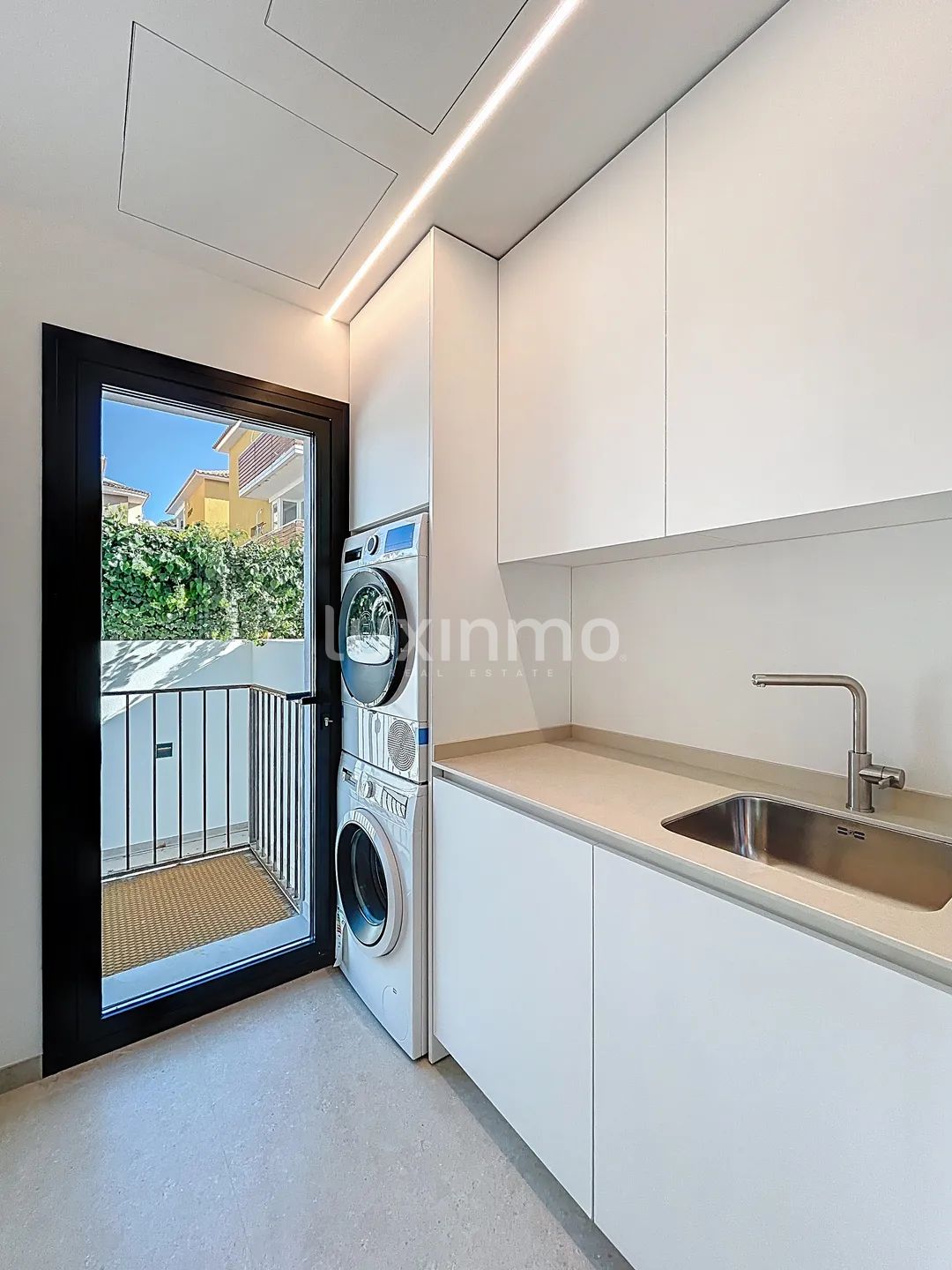 Preciosa villa con piscina en venta en Albir — photo 22