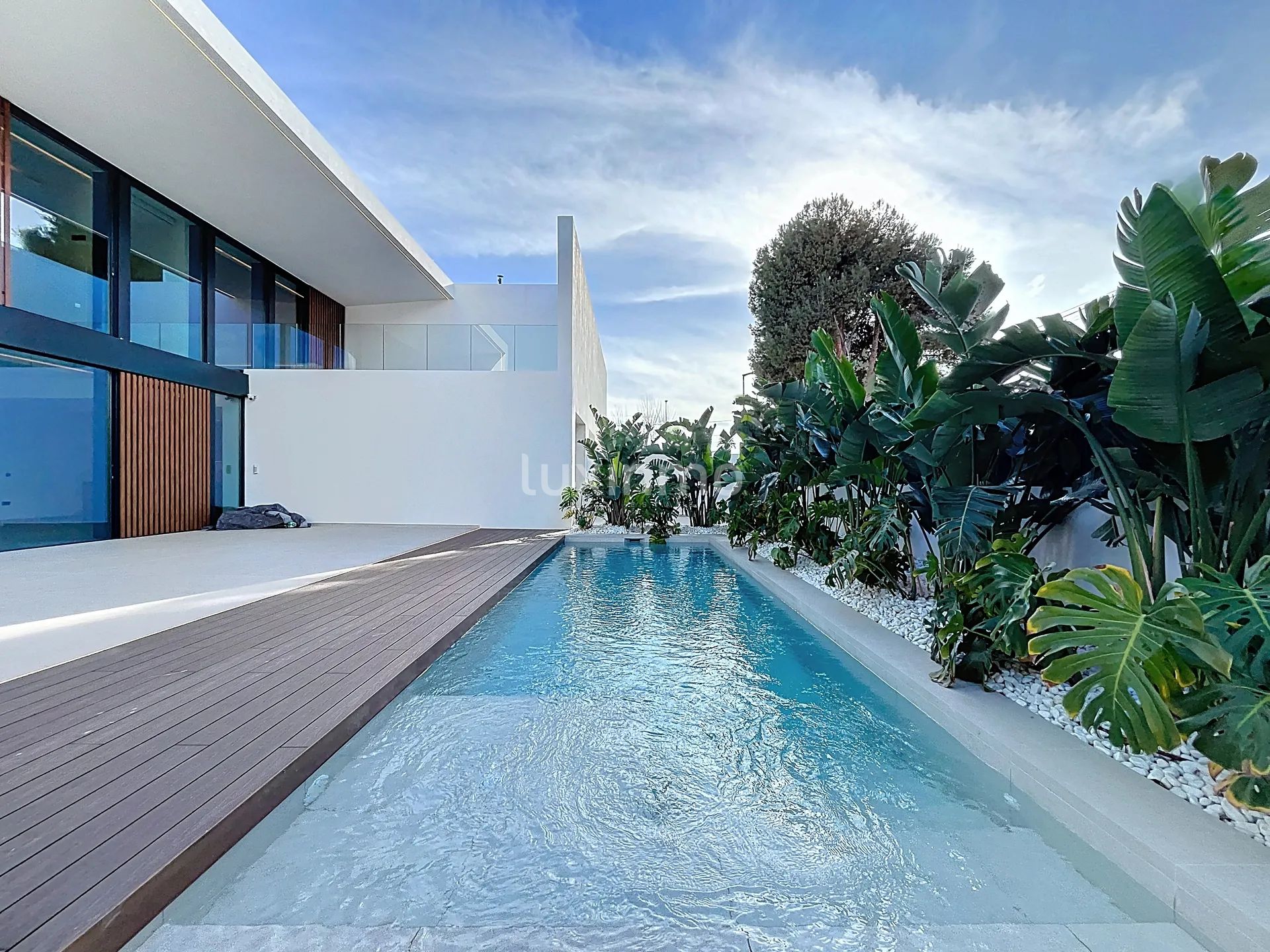 Beautiful villa with pool for sale in Albir — photo 1