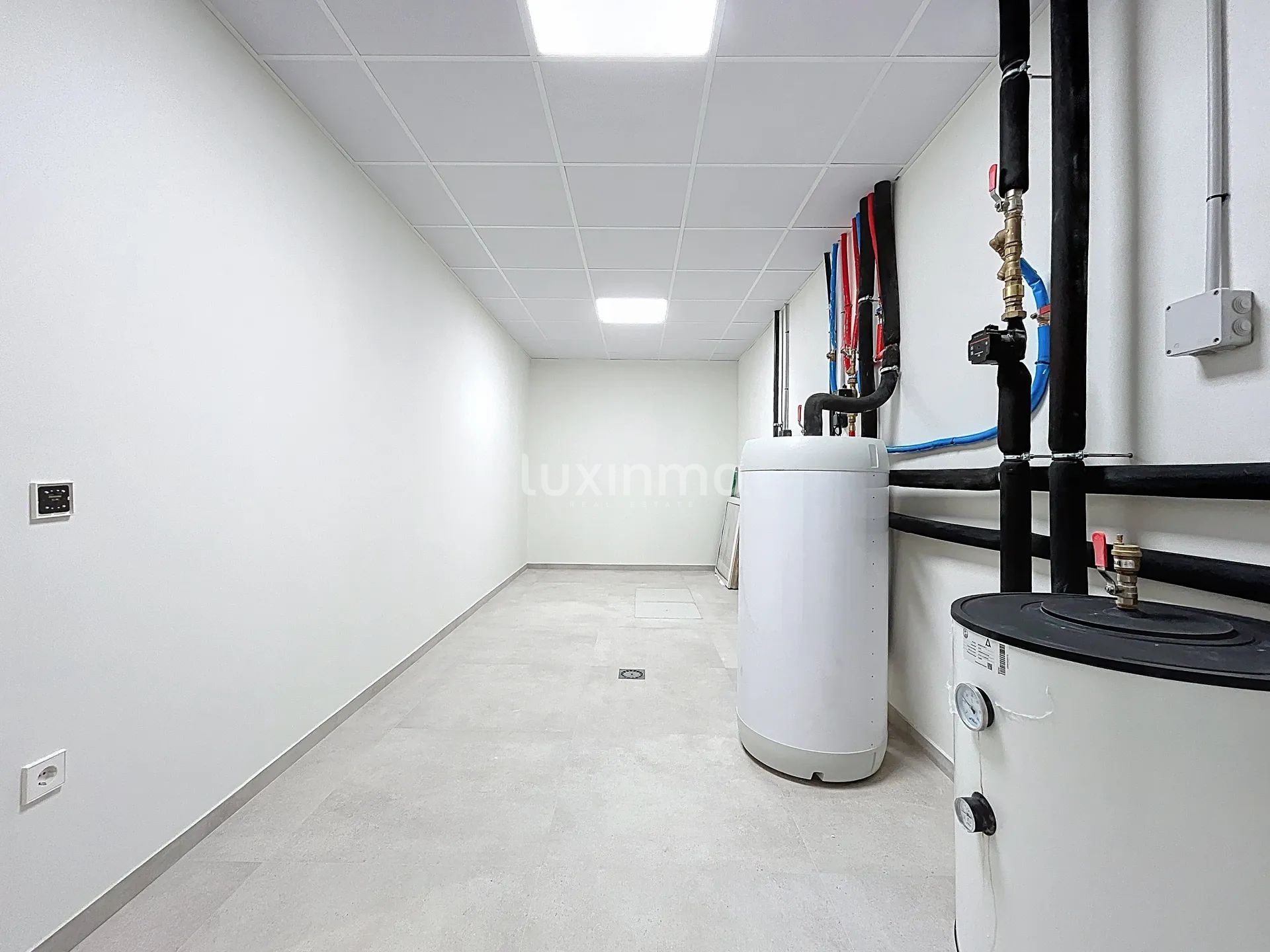 Preciosa villa con piscina en venta en Albir — photo 23