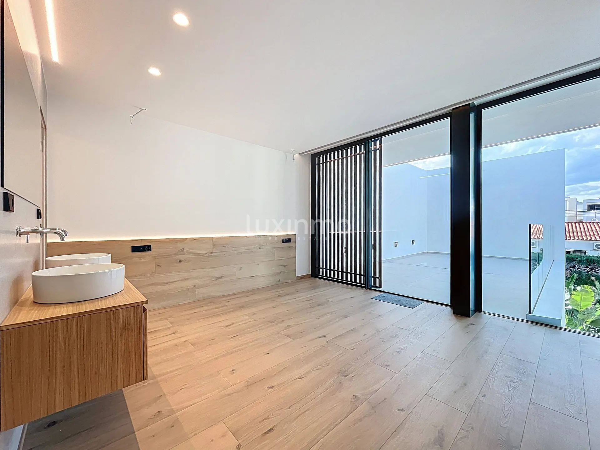 Preciosa villa con piscina en venta en Albir — photo 12