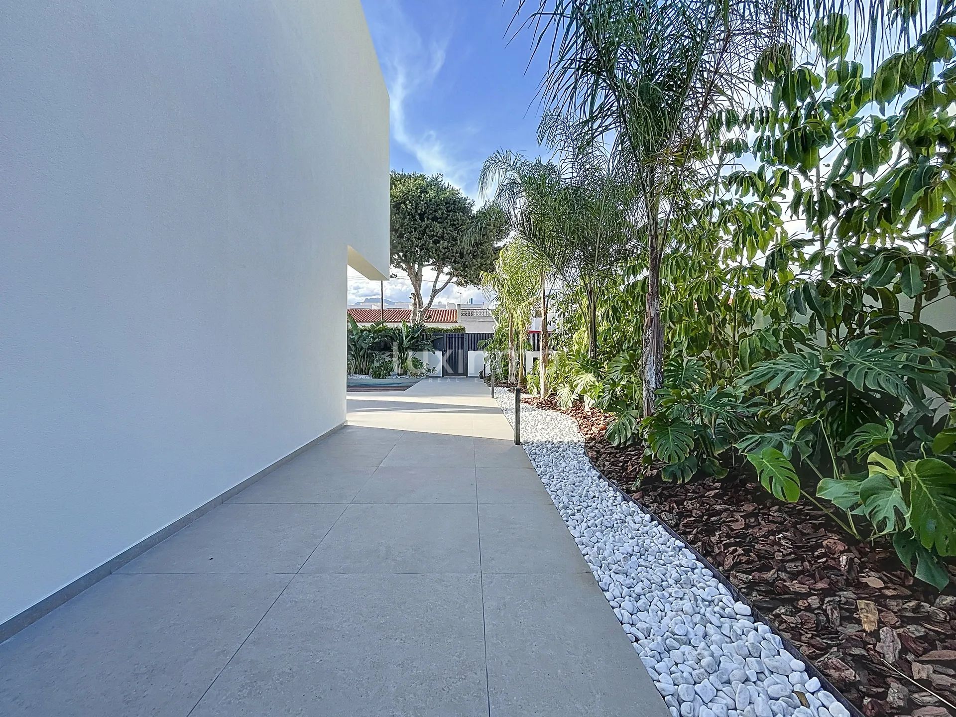 Preciosa villa con piscina en venta en Albir — photo 30