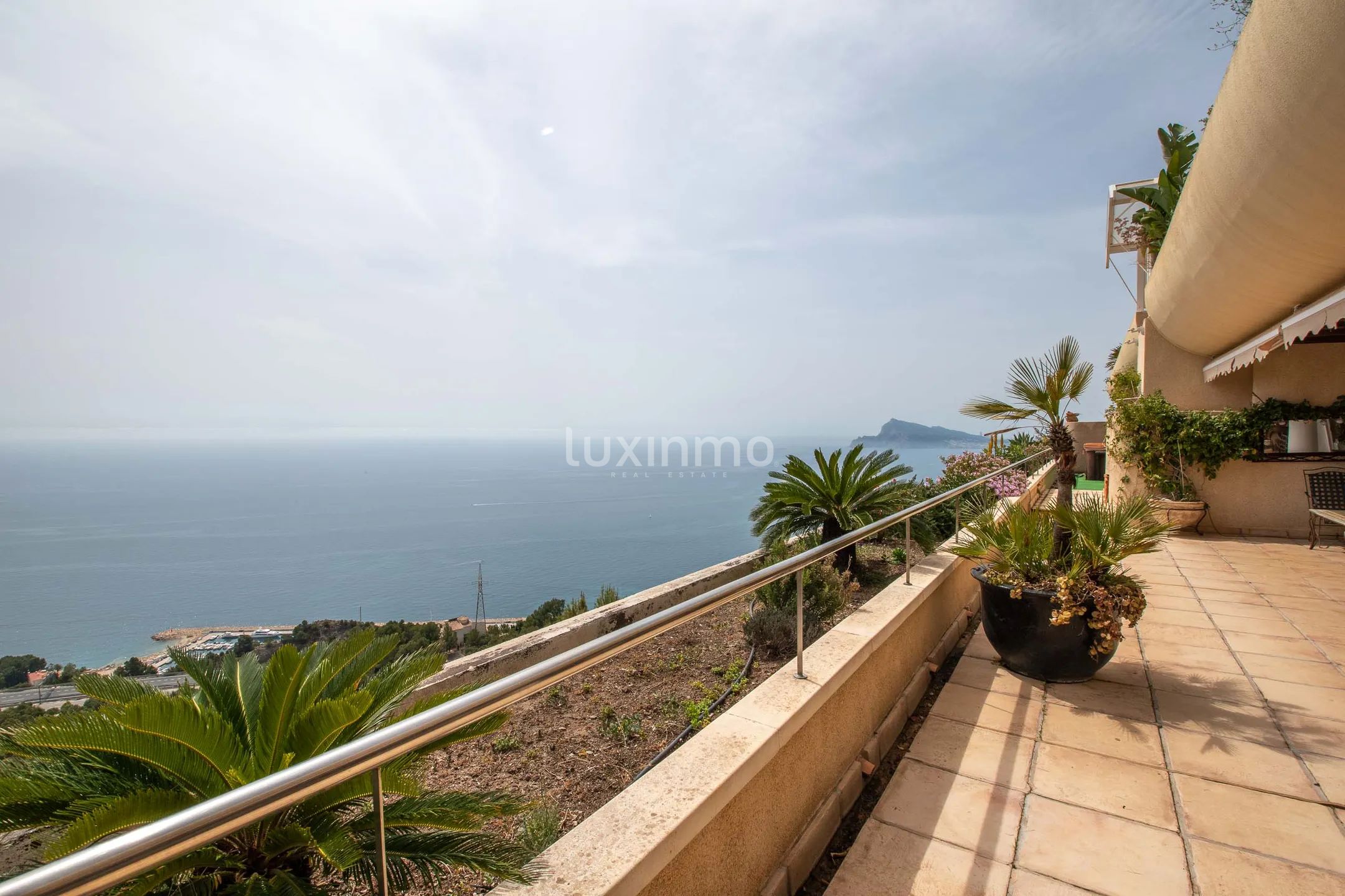 Luksusleilighet med fantastisk utsikt over havet og fjellene i Altea Hills — photo 34