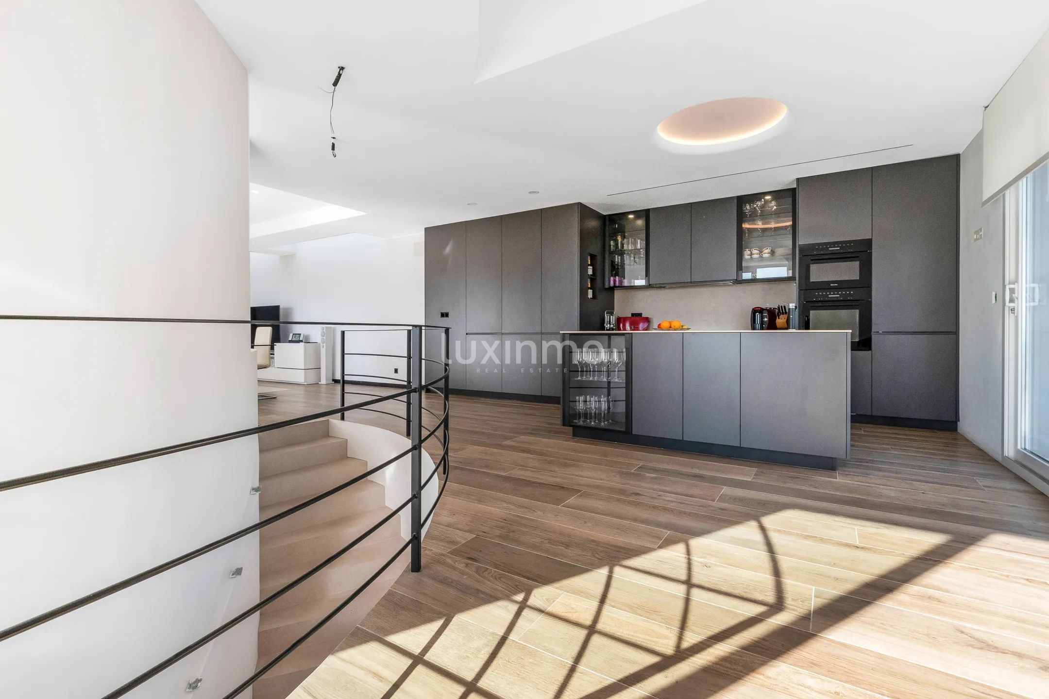 Beautiful villa with swimming pool and sea views in Altea — photo 9