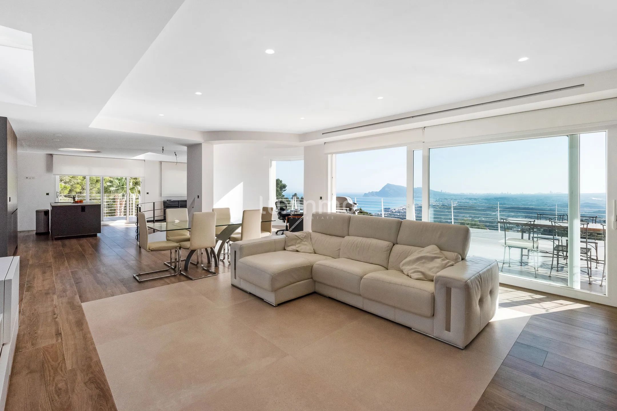 Beautiful villa with swimming pool and sea views in Altea — photo 7