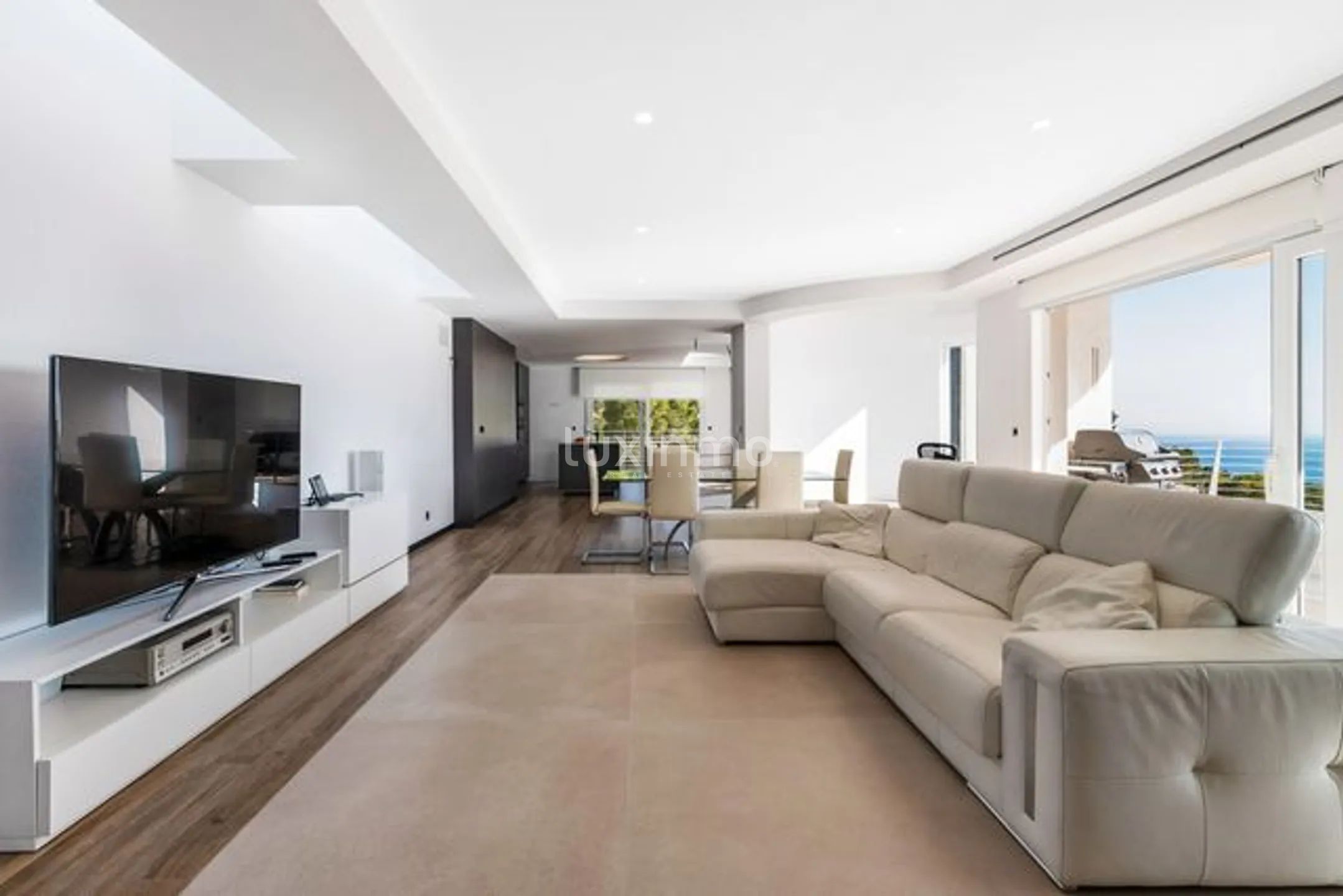 Beautiful villa with swimming pool and sea views in Altea — photo 42