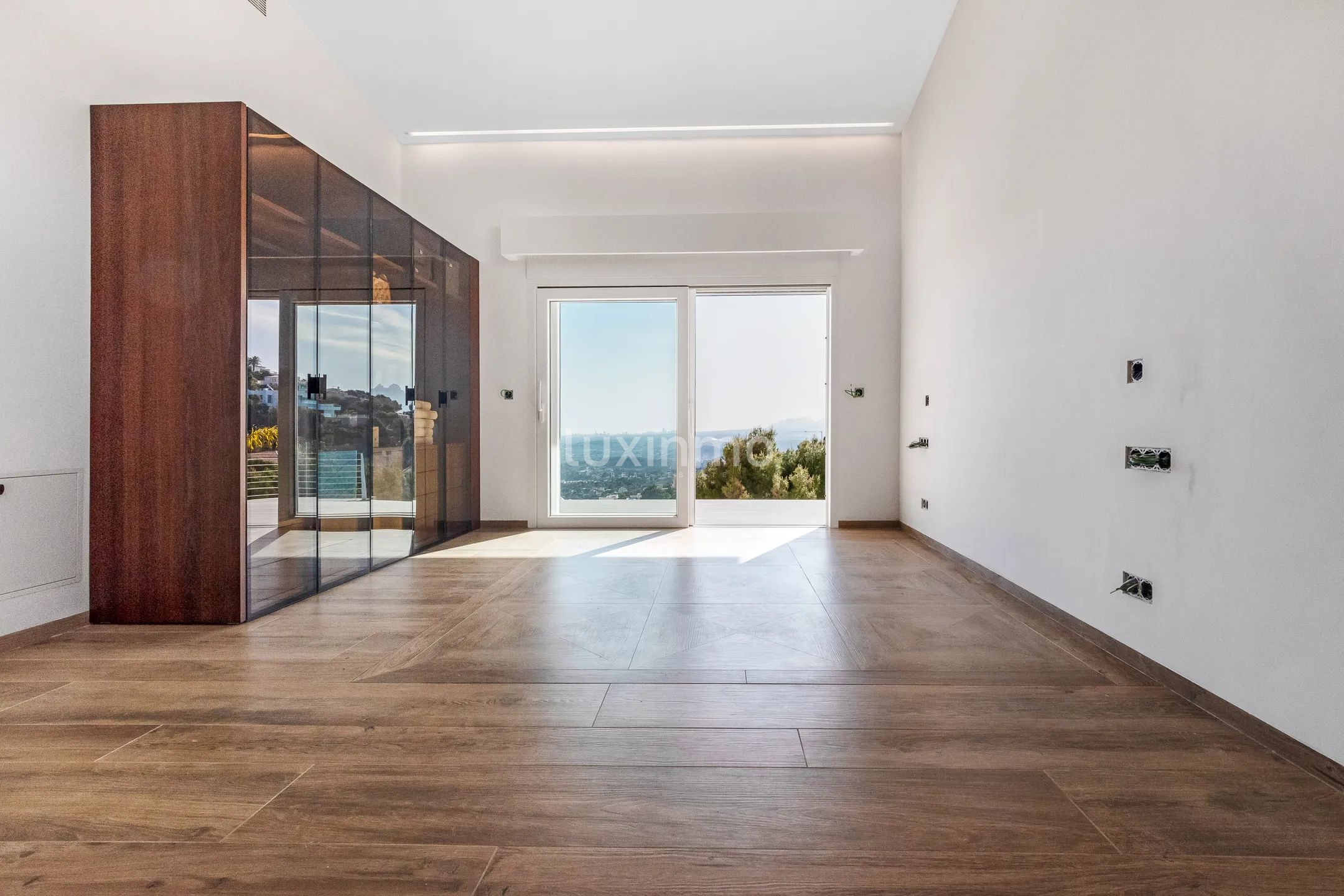 Beautiful villa with swimming pool and sea views in Altea — photo 11