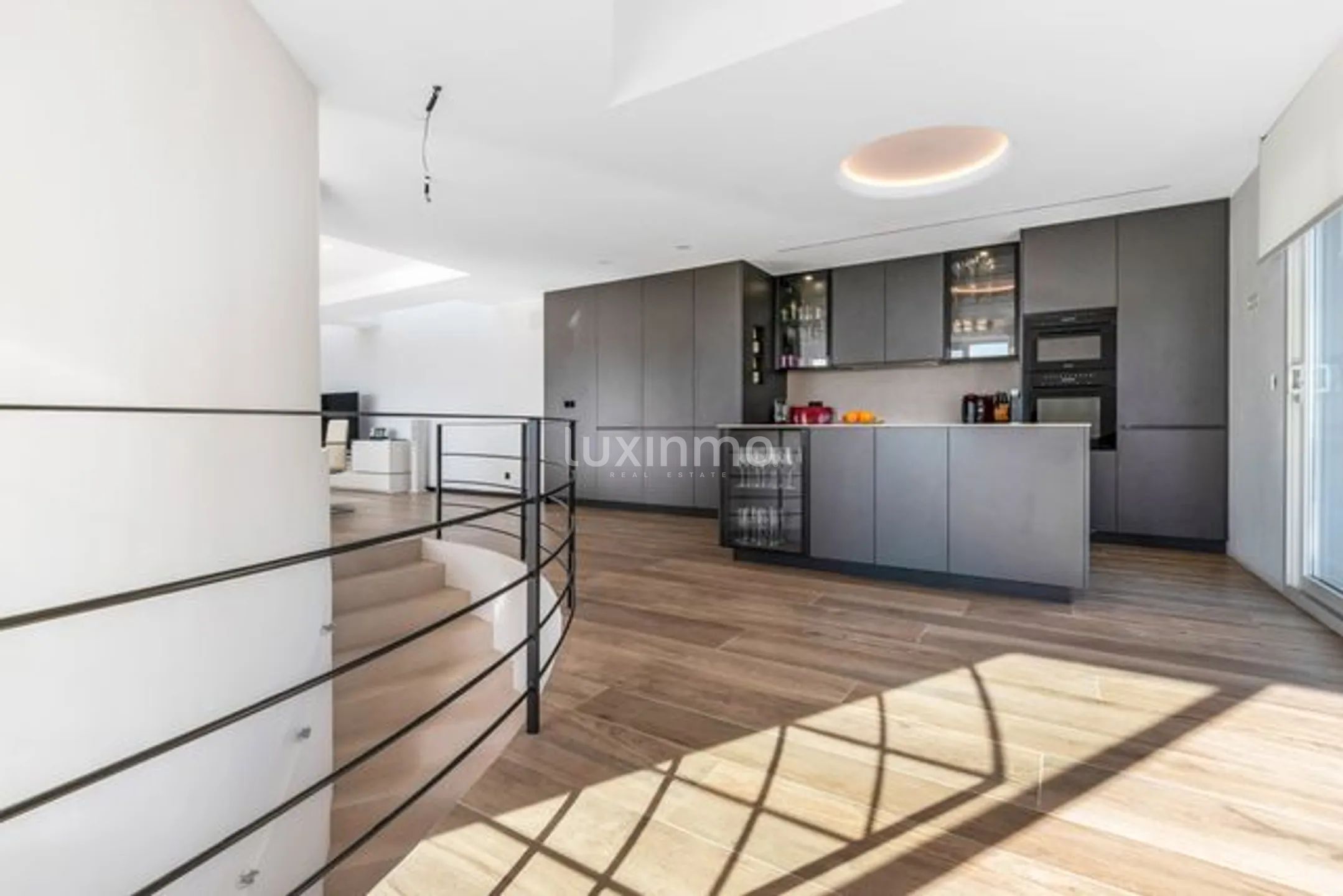 Beautiful villa with swimming pool and sea views in Altea — photo 53