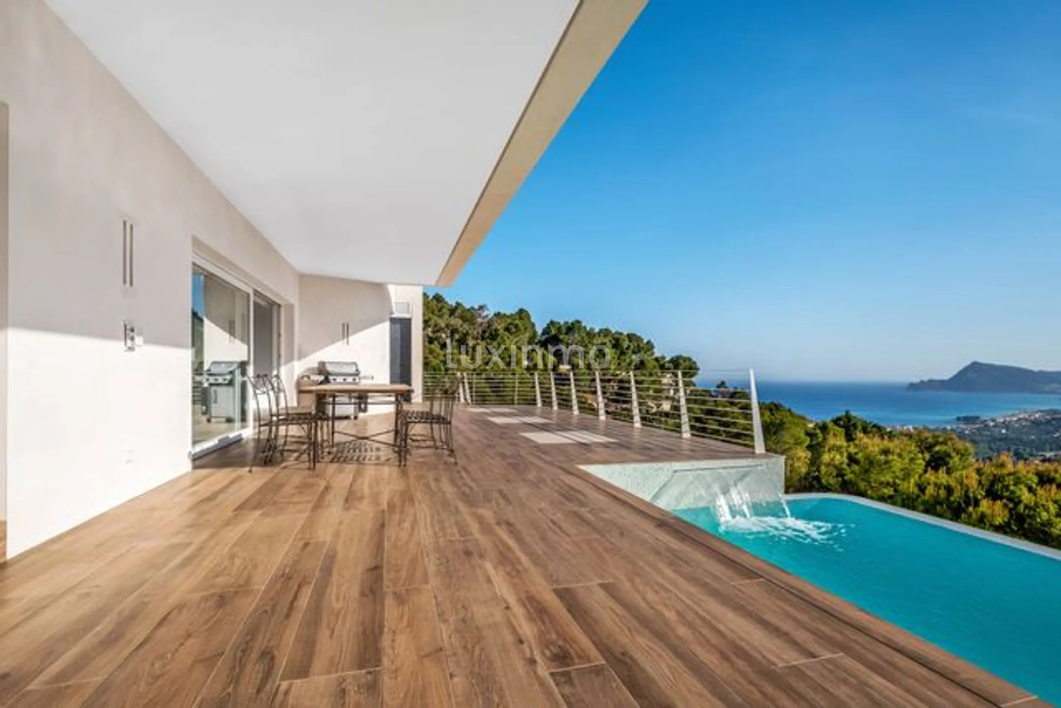 Beautiful villa with swimming pool and sea views in Altea — photo 37