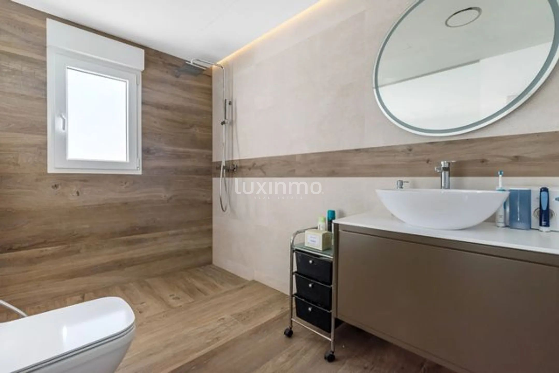 Beautiful villa with swimming pool and sea views in Altea — photo 41