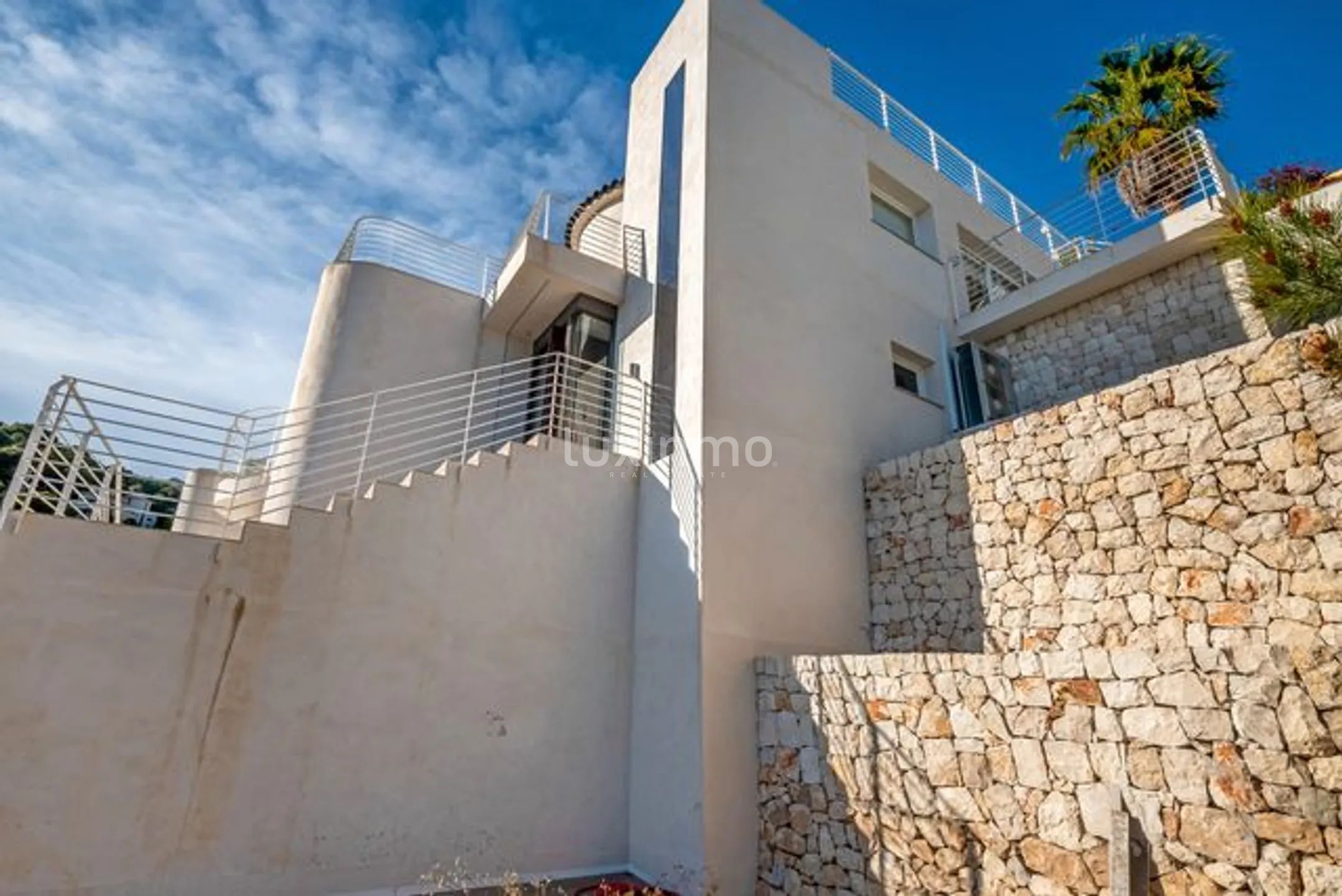 Beautiful villa with swimming pool and sea views in Altea — photo 55