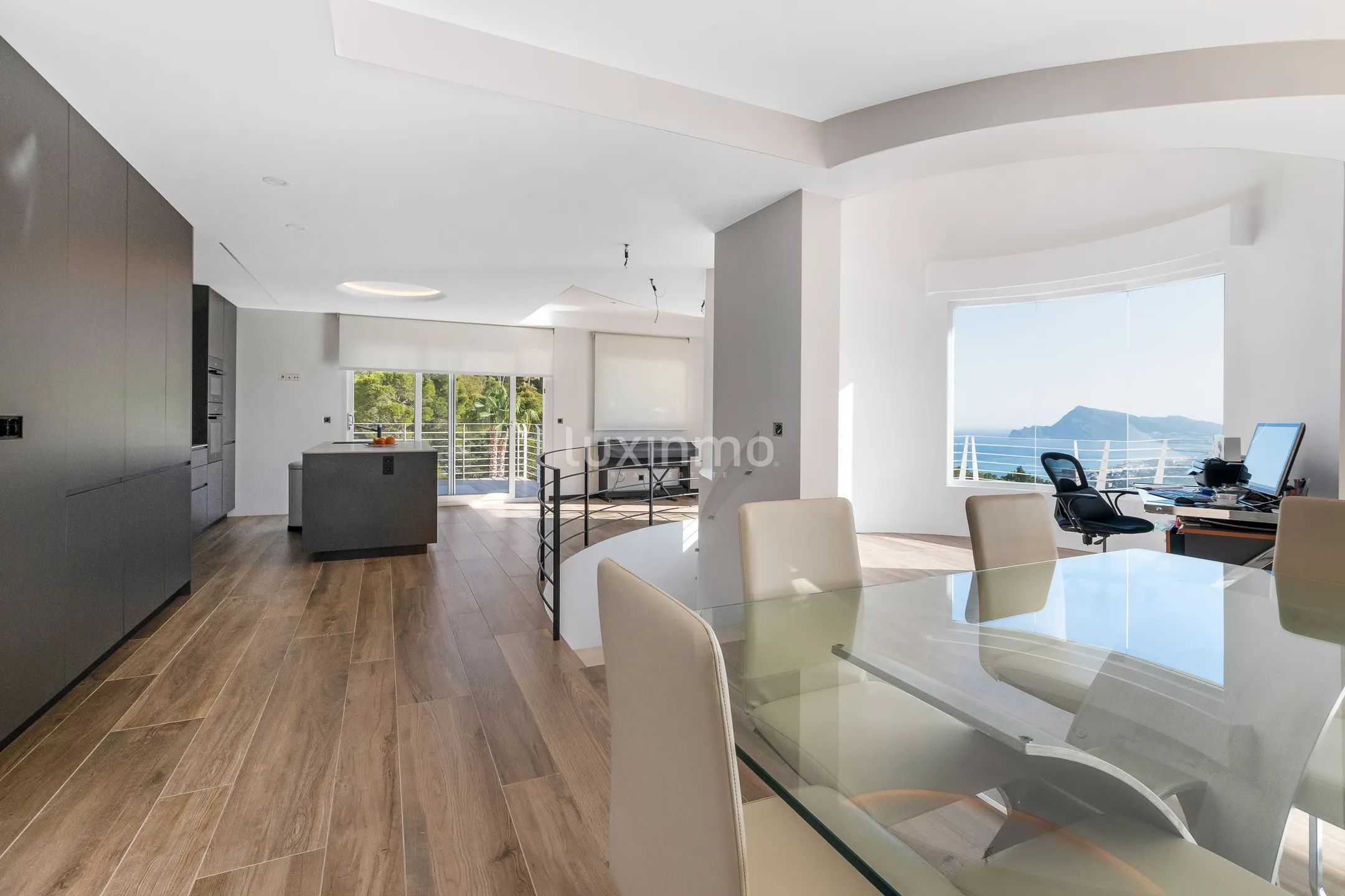 Beautiful villa with swimming pool and sea views in Altea — photo 6