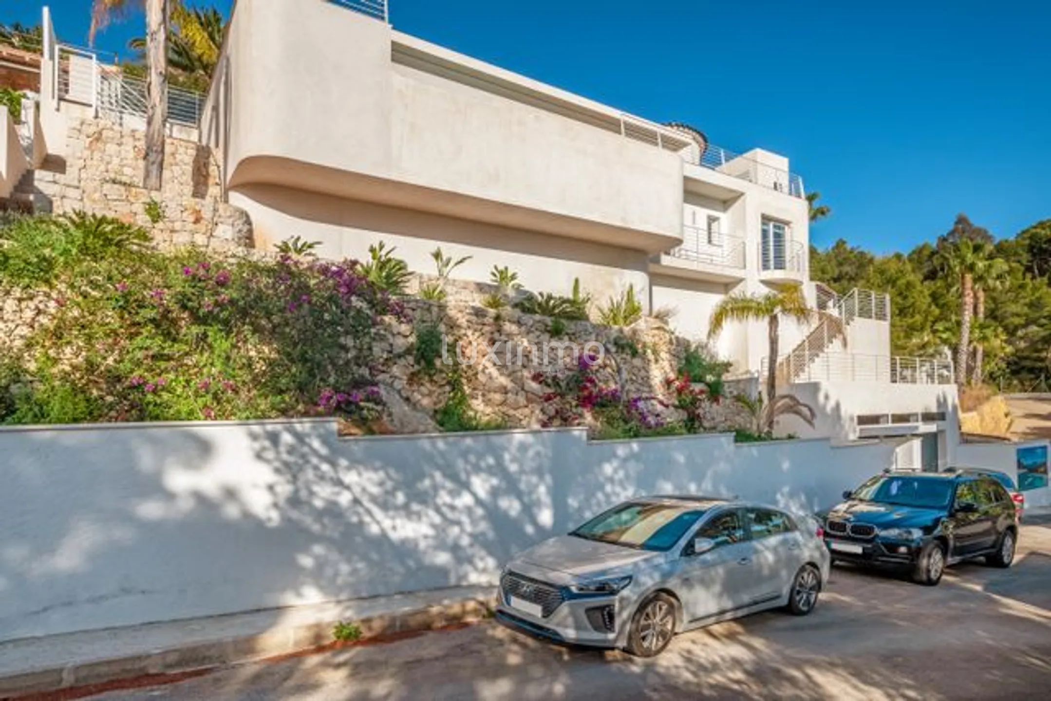 Beautiful villa with swimming pool and sea views in Altea — photo 67