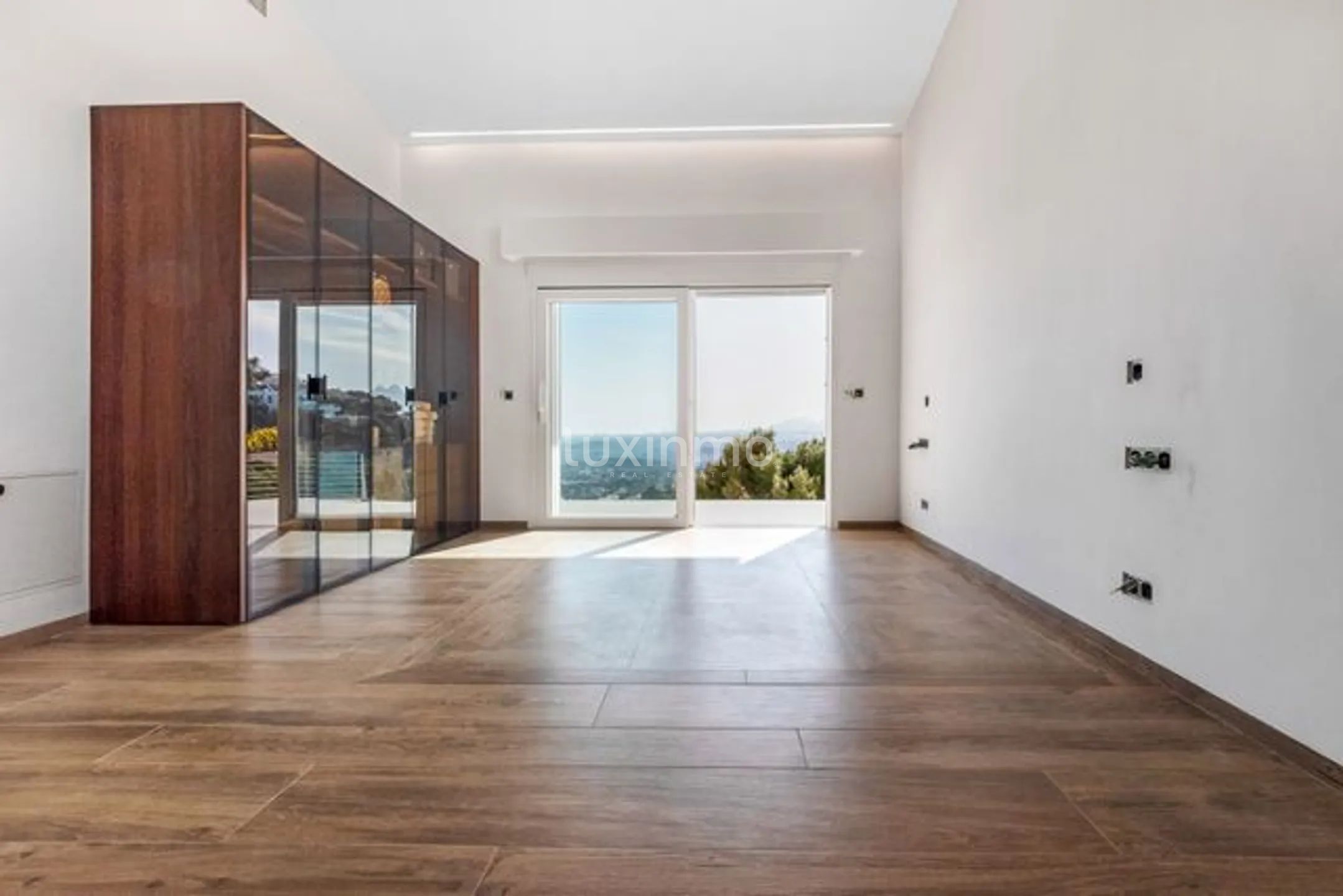 Beautiful villa with swimming pool and sea views in Altea — photo 33