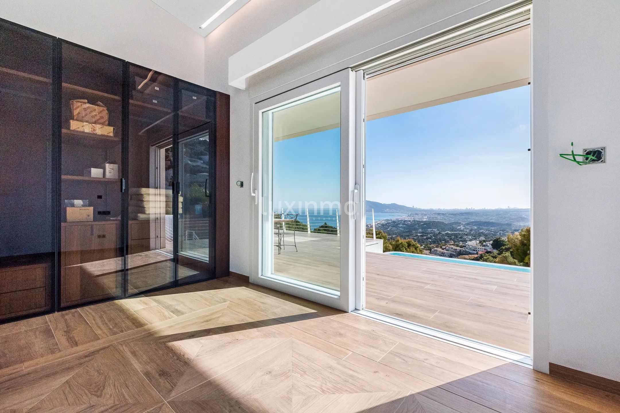 Beautiful villa with swimming pool and sea views in Altea — photo 13