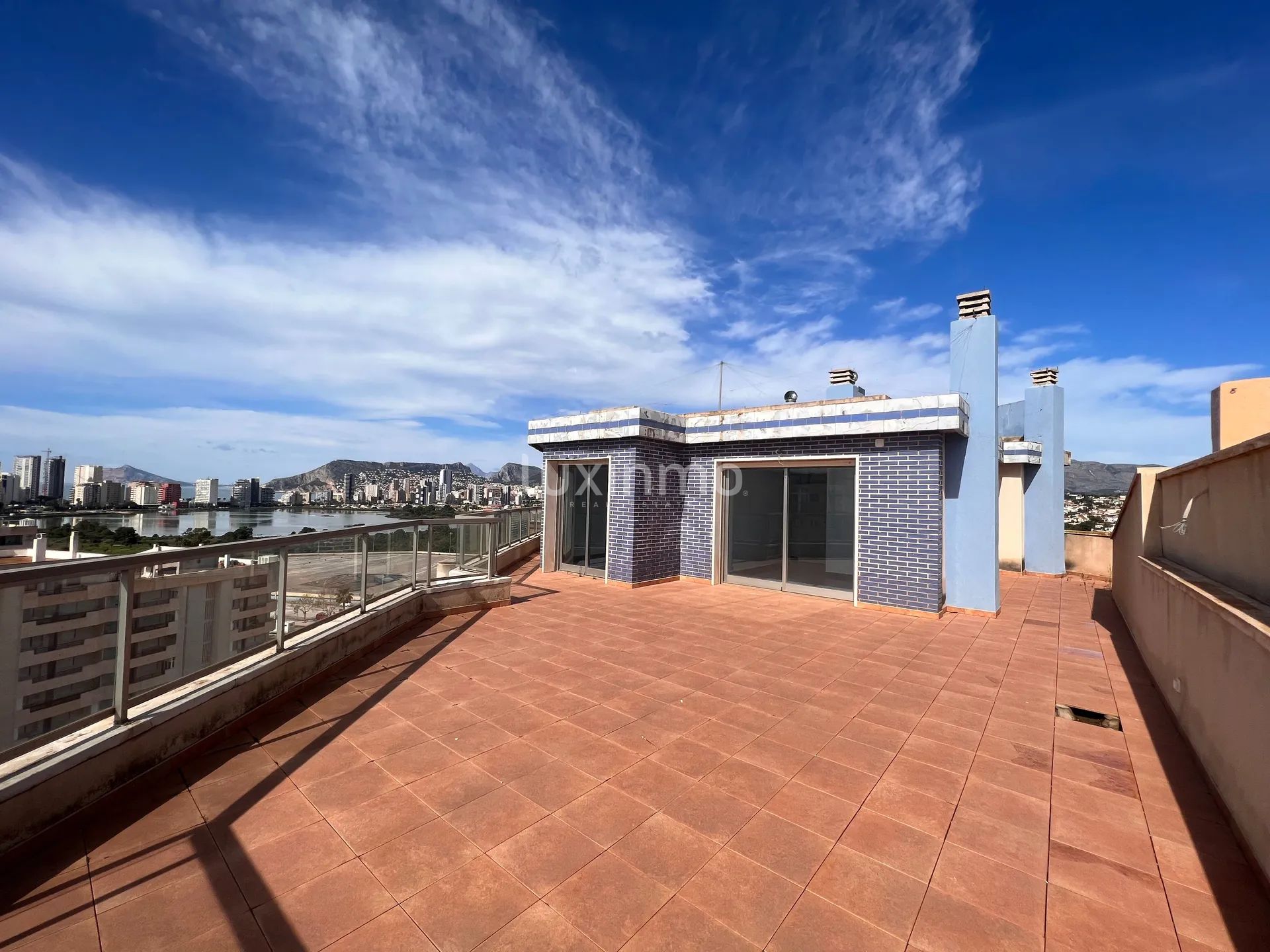 Rustic penthouse with breathtaking views — photo 15