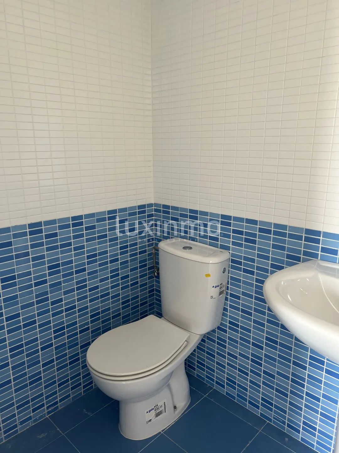 Rustic penthouse with breathtaking views — photo 12