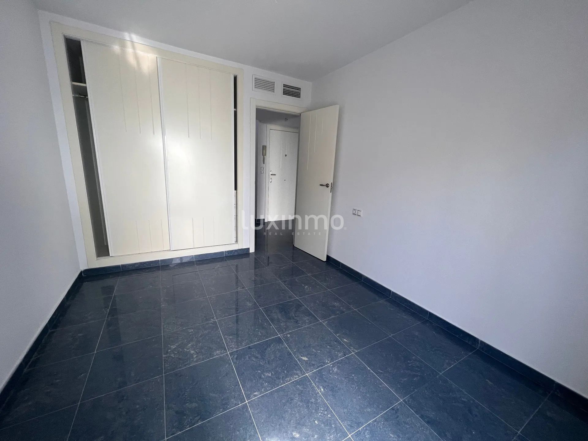 Rustic penthouse with breathtaking views — photo 11