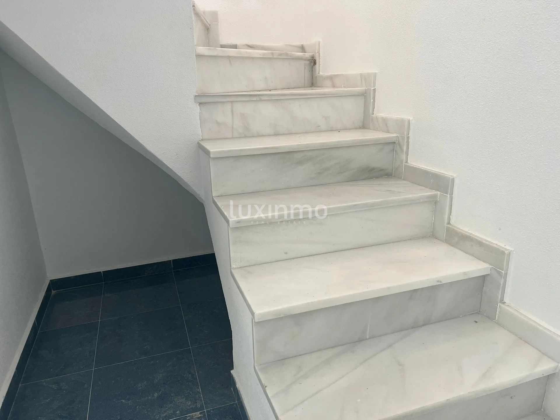 Rustic penthouse with breathtaking views — photo 14