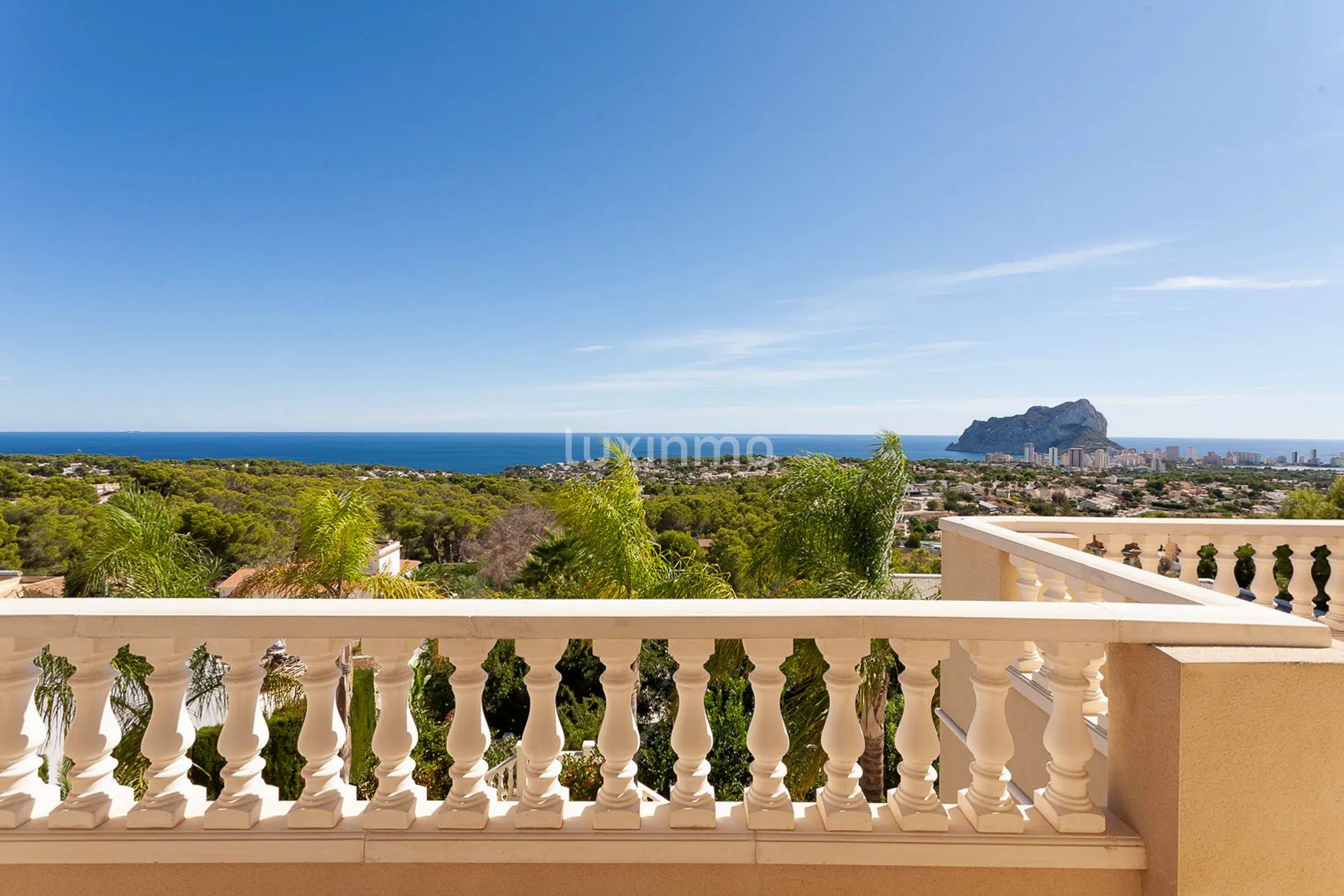 Stunning detached house with sea and mountain views in Calpe — photo 55