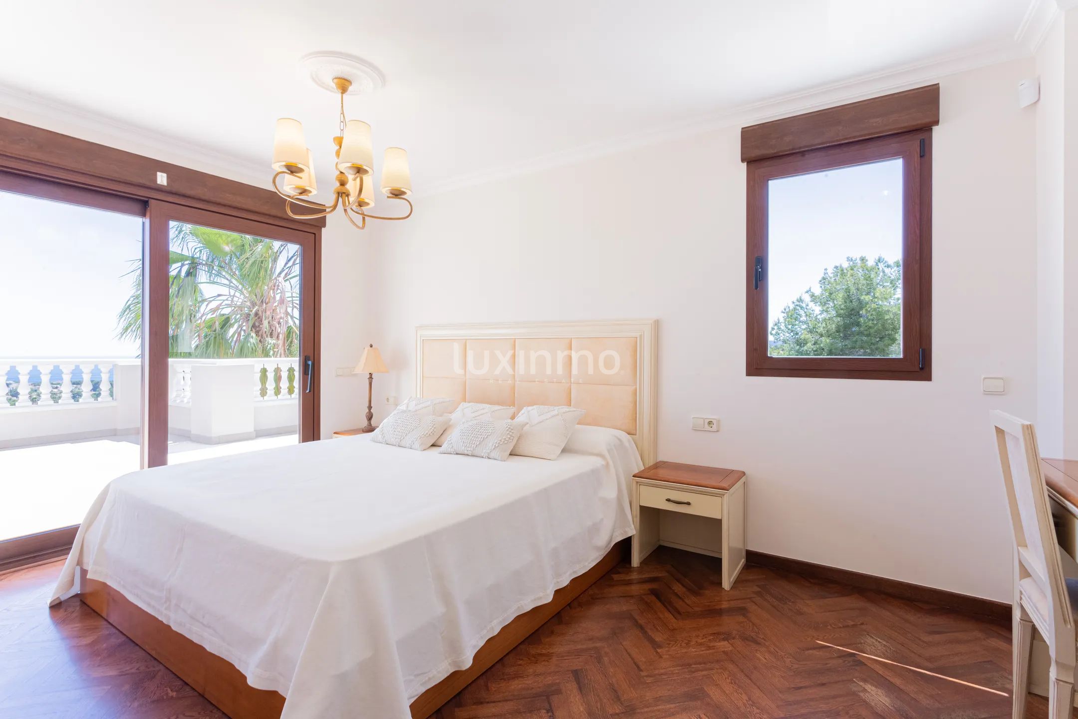 Stunning detached house with sea and mountain views in Calpe — photo 25