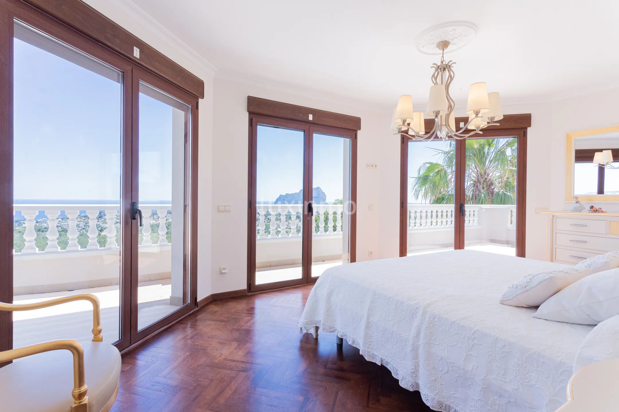 Stunning detached house with sea and mountain views in Calpe — photo 32