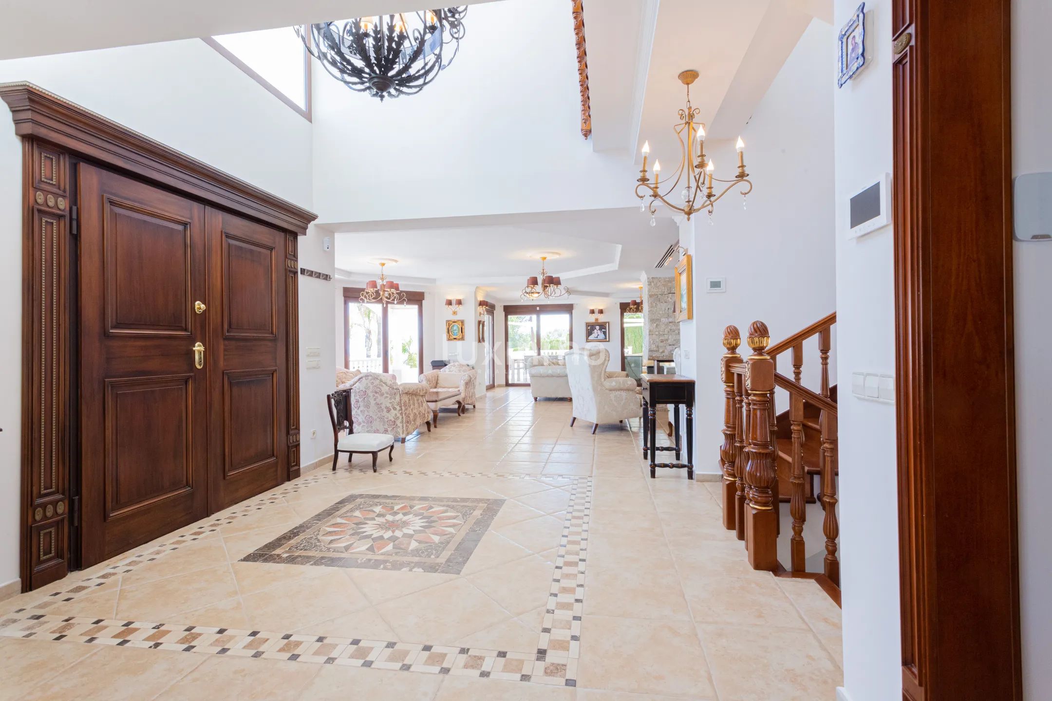 Stunning detached house with sea and mountain views in Calpe — photo 10