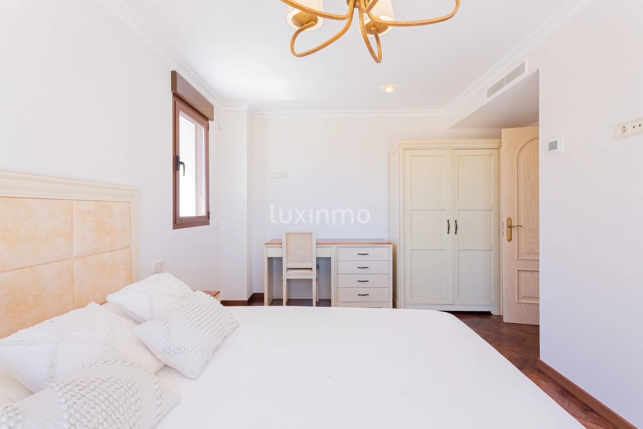 Stunning detached house with sea and mountain views in Calpe — photo 27