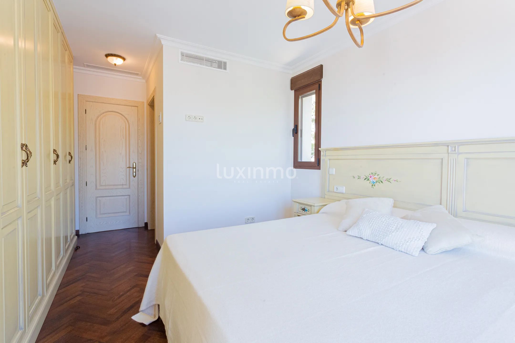 Stunning detached house with sea and mountain views in Calpe — photo 35