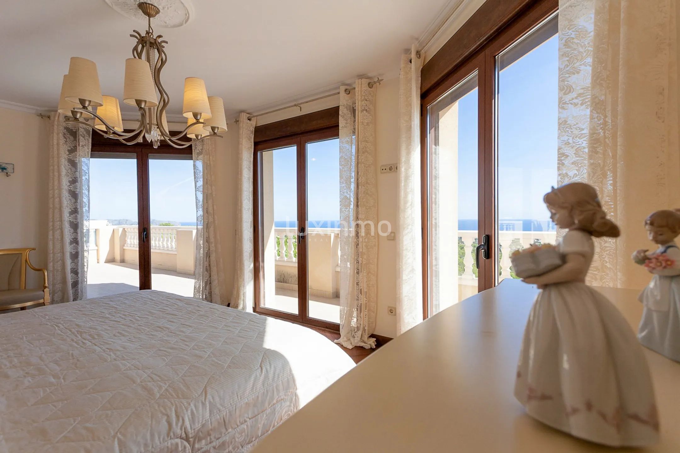 Stunning detached house with sea and mountain views in Calpe — photo 43