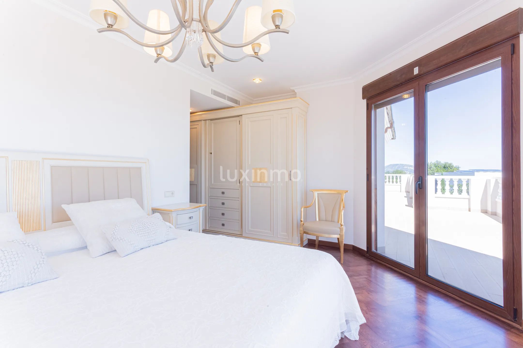 Stunning detached house with sea and mountain views in Calpe — photo 31