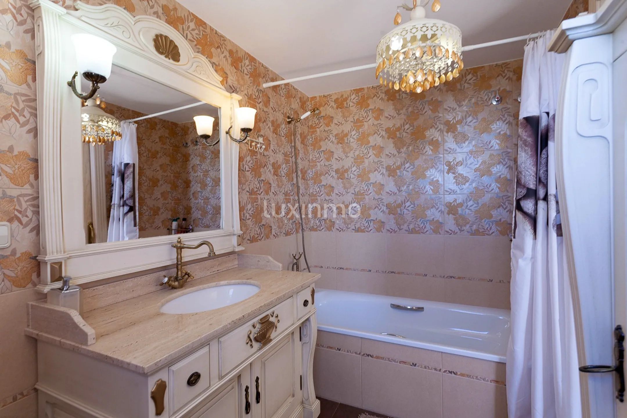 Stunning detached house with sea and mountain views in Calpe — photo 33