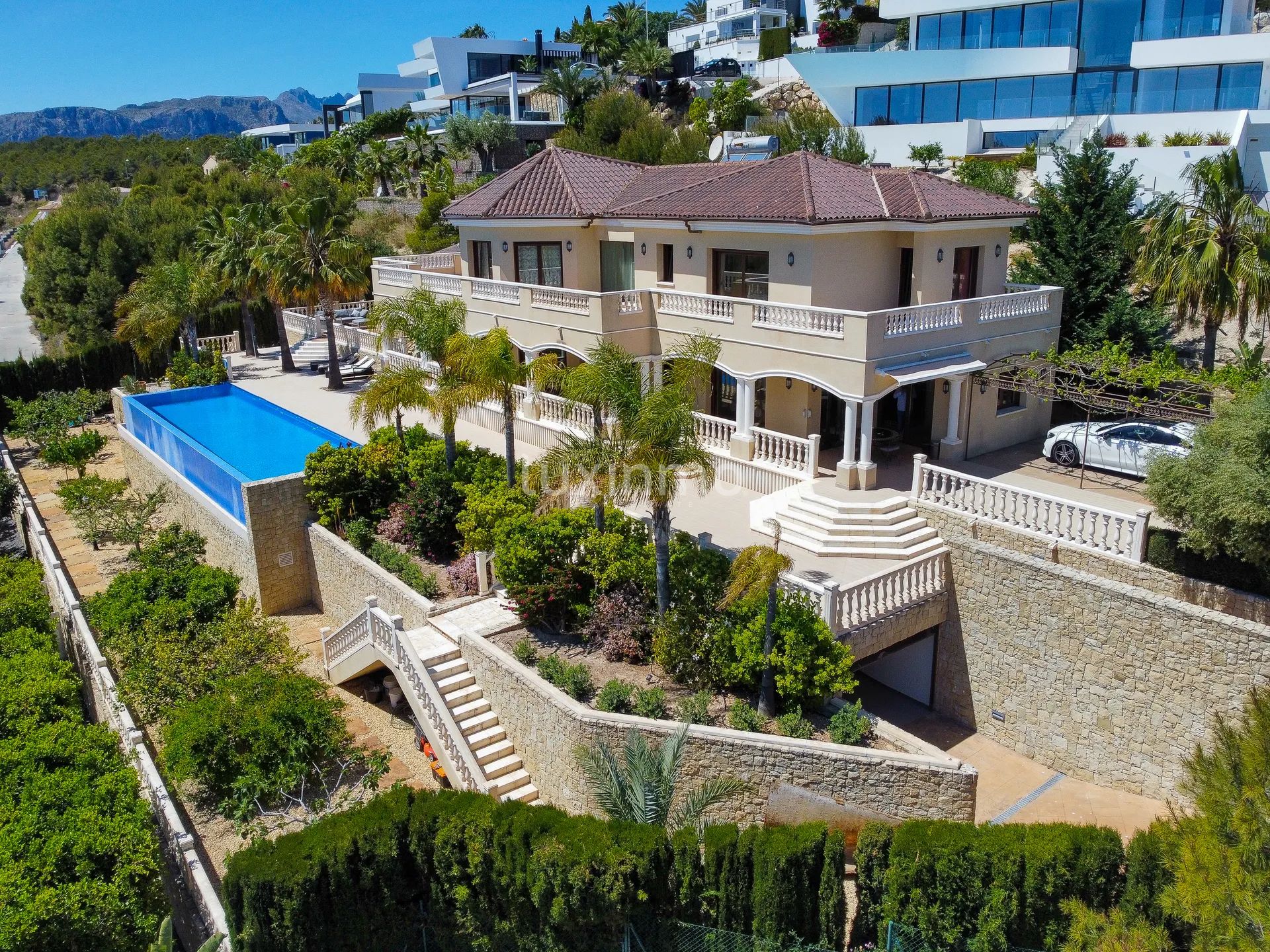Stunning detached house with sea and mountain views in Calpe — photo 1