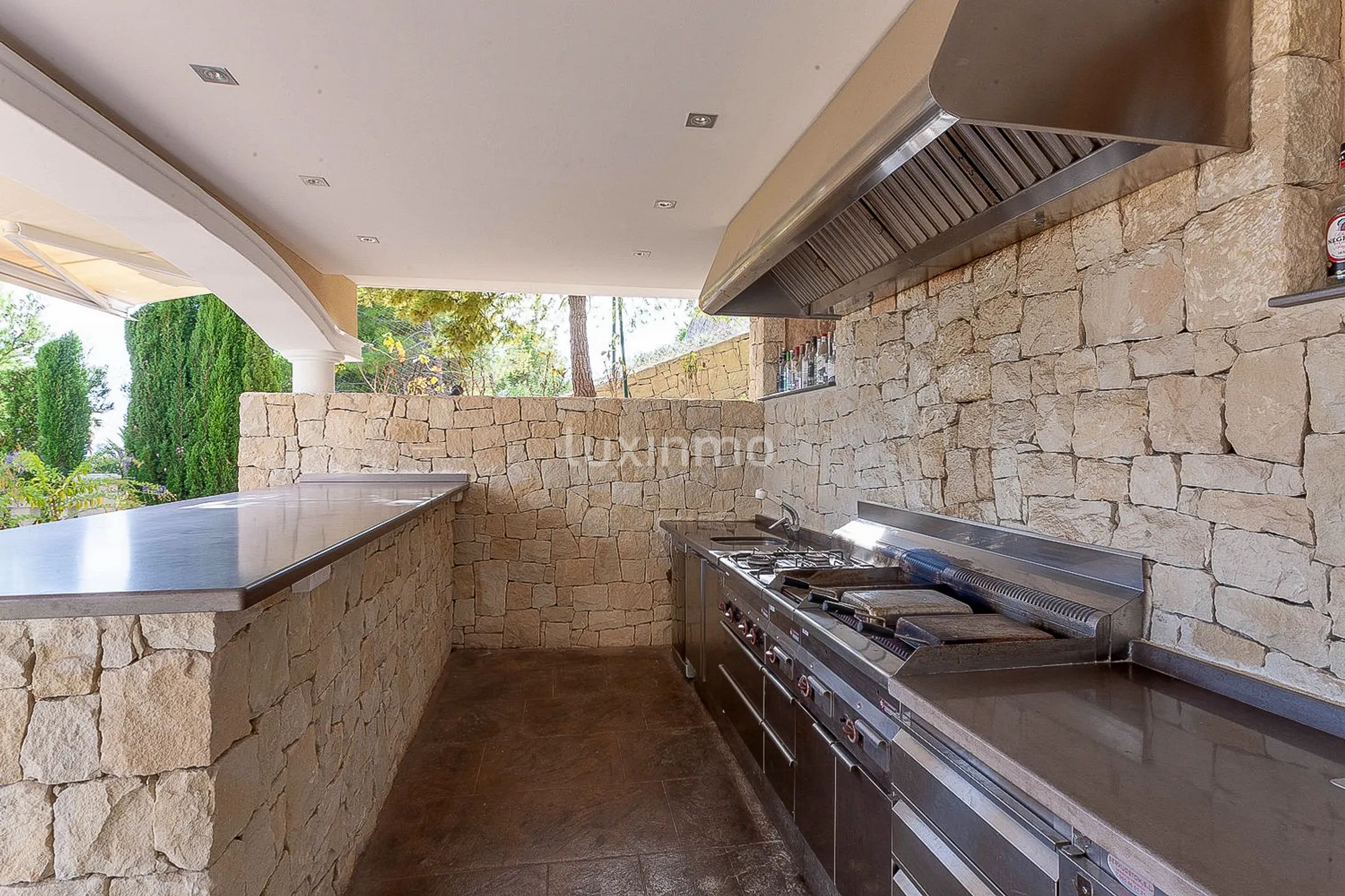 Stunning detached house with sea and mountain views in Calpe — photo 54