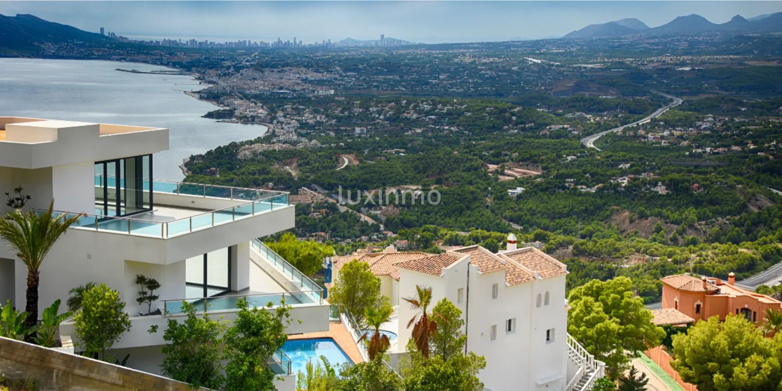 Moderne villa met uitzicht op zee en de bergen in de heuvels van Altea — photo 15